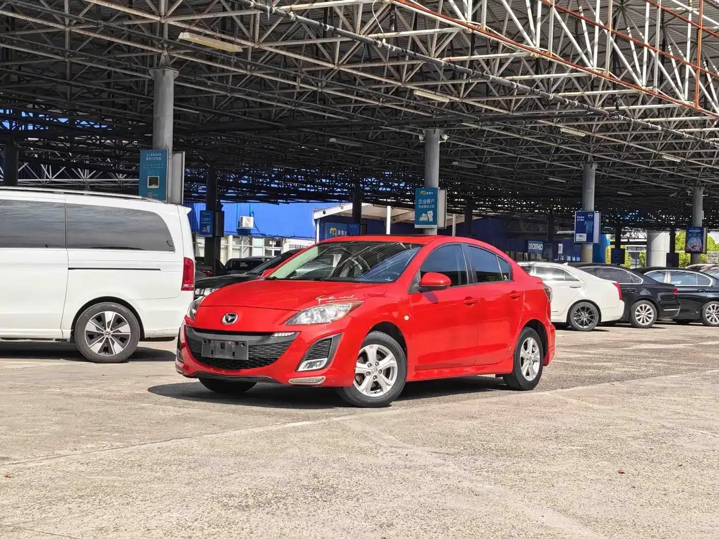 Mazda 3 Axela 2011 Sedan 1.6L Automatic Comfort — миниатюра 1