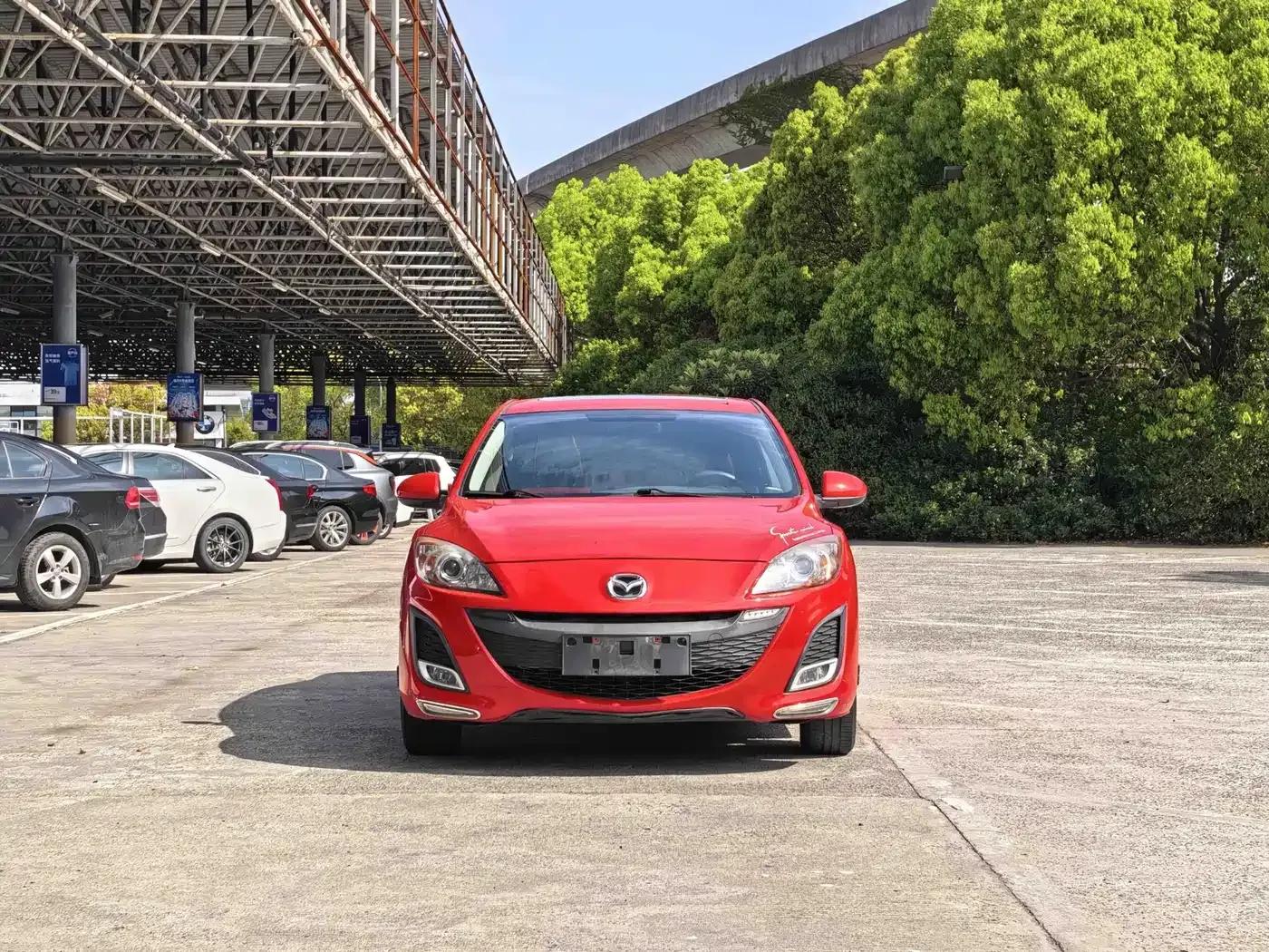 Mazda 3 Axela 2011 Sedan 1.6L Automatic Comfort — миниатюра 2