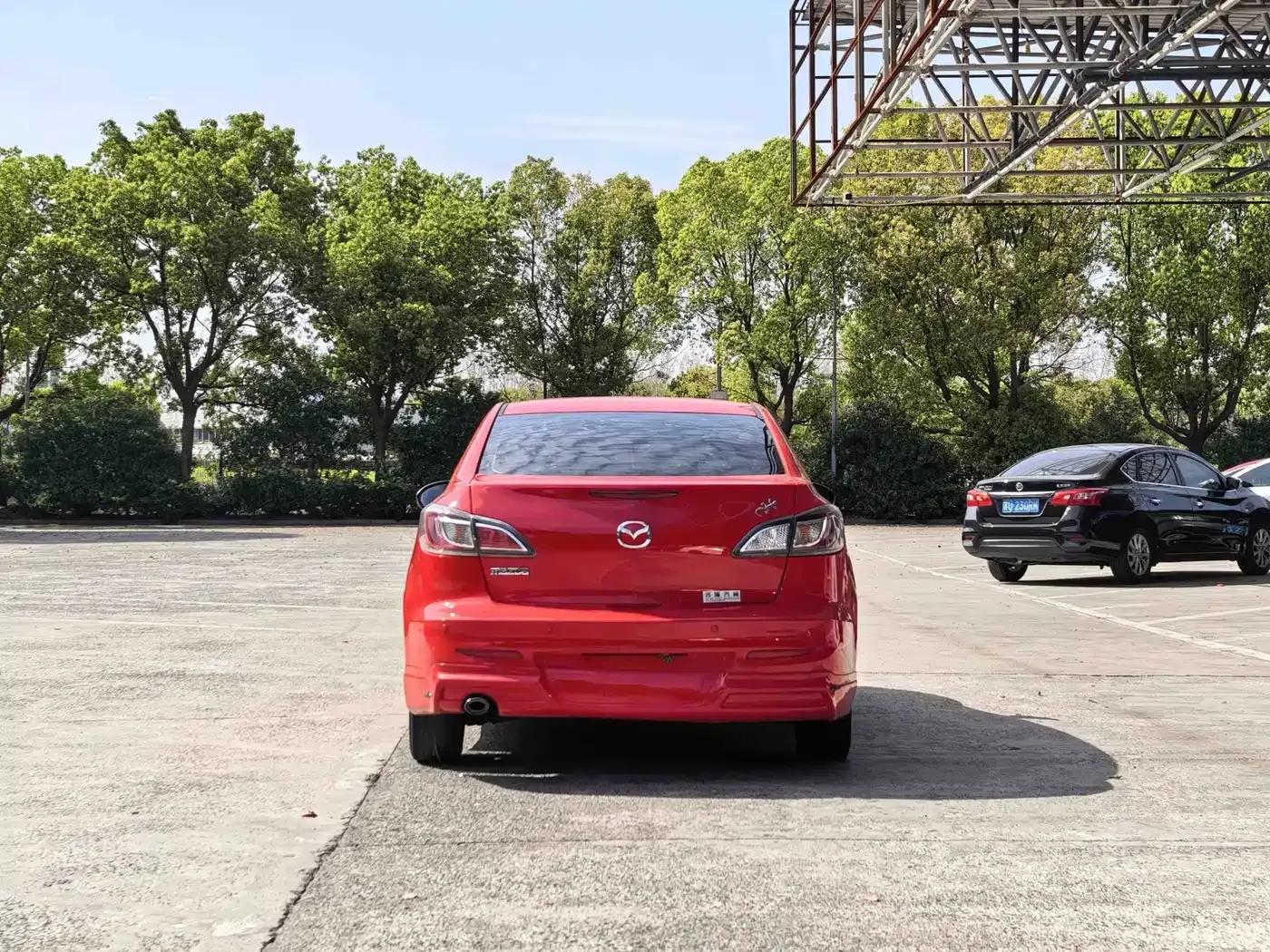 Mazda 3 Axela 2011 Sedan 1.6L Automatic Comfort — миниатюра 5