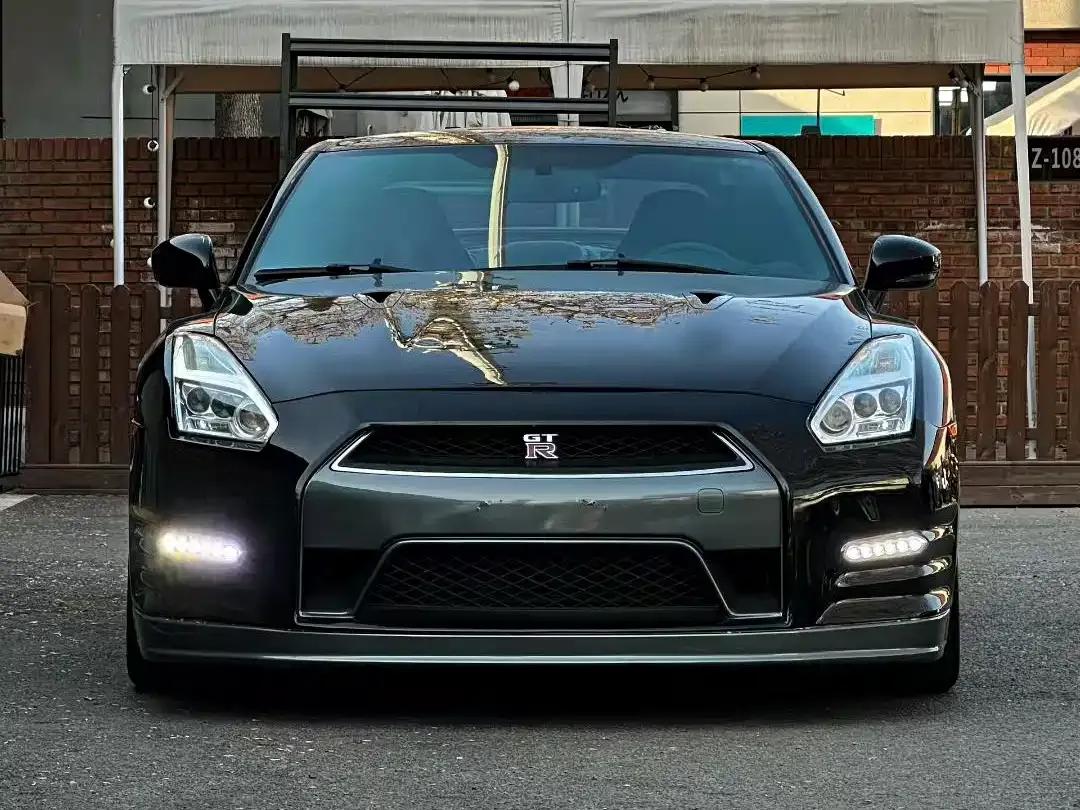 Nissan GT-R 2009 Base Model — миниатюра 2