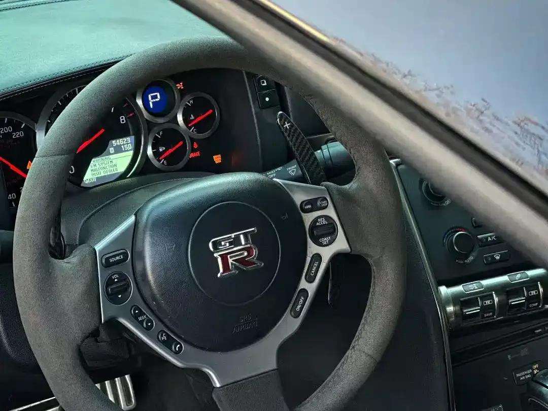 Nissan GT-R 2009 Base Model — миниатюра 4