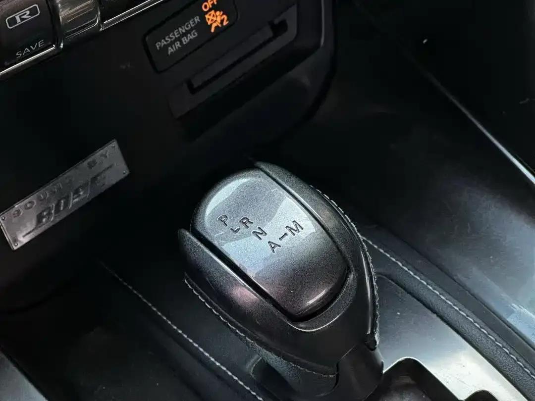 Nissan GT-R 2009 Base Model — миниатюра 5