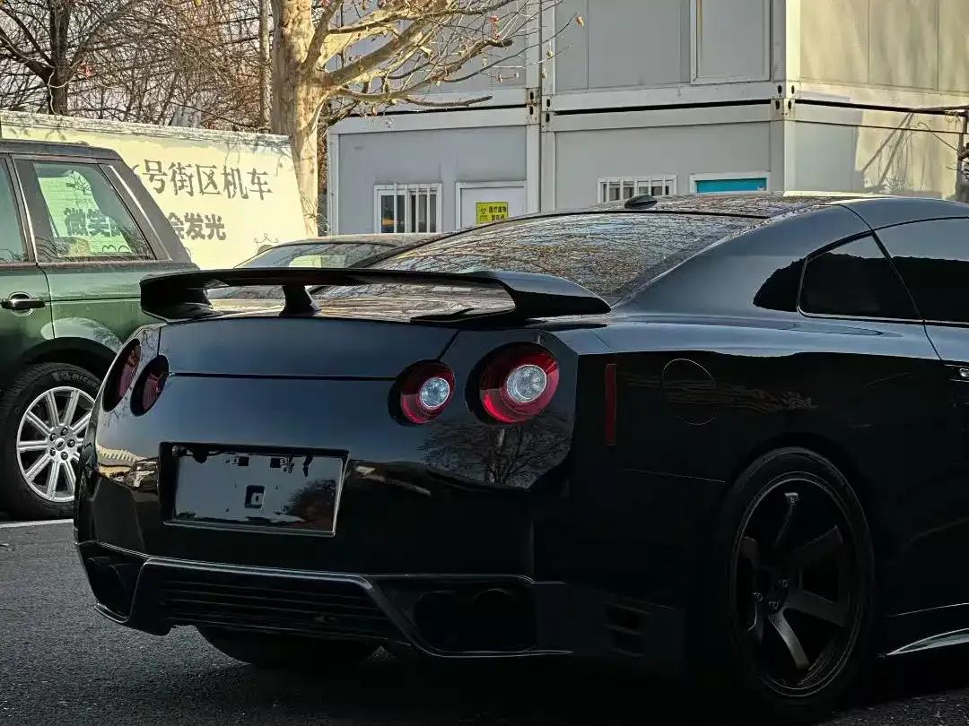 Nissan GT-R 2009 Base Model — миниатюра 8