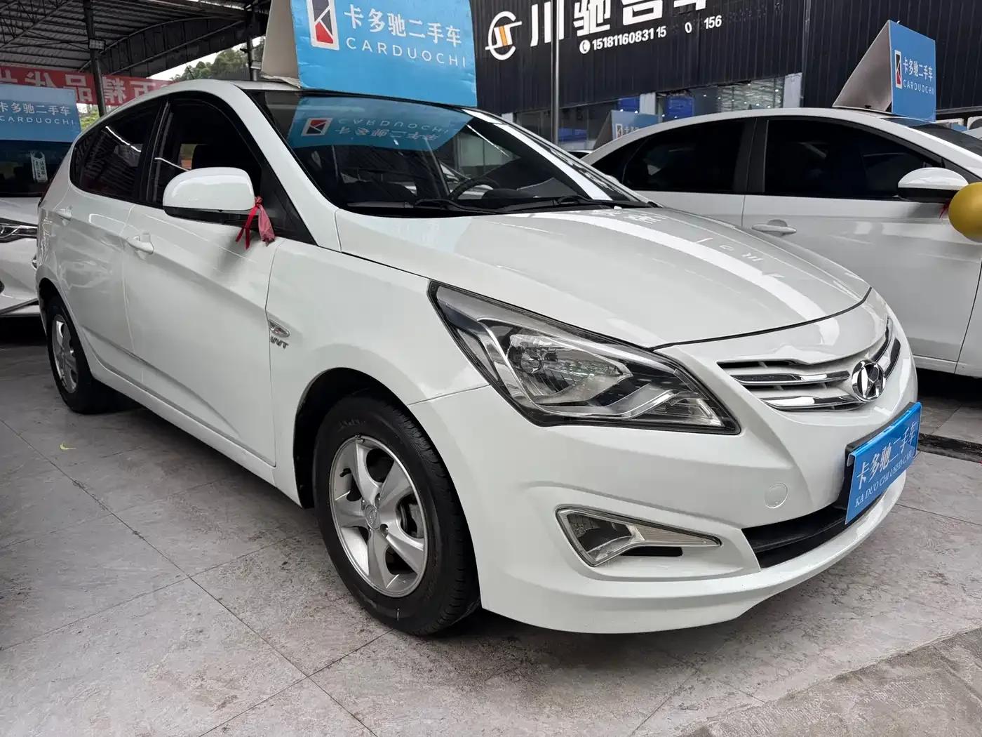 2014 Hyundai Reina 1.4L Automatic Leading Edition GLX — миниатюра 3
