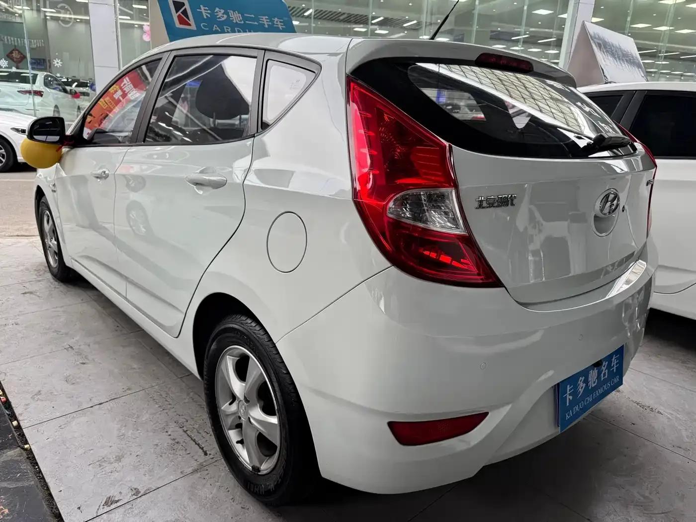 2014 Hyundai Reina 1.4L Automatic Leading Edition GLX — миниатюра 8