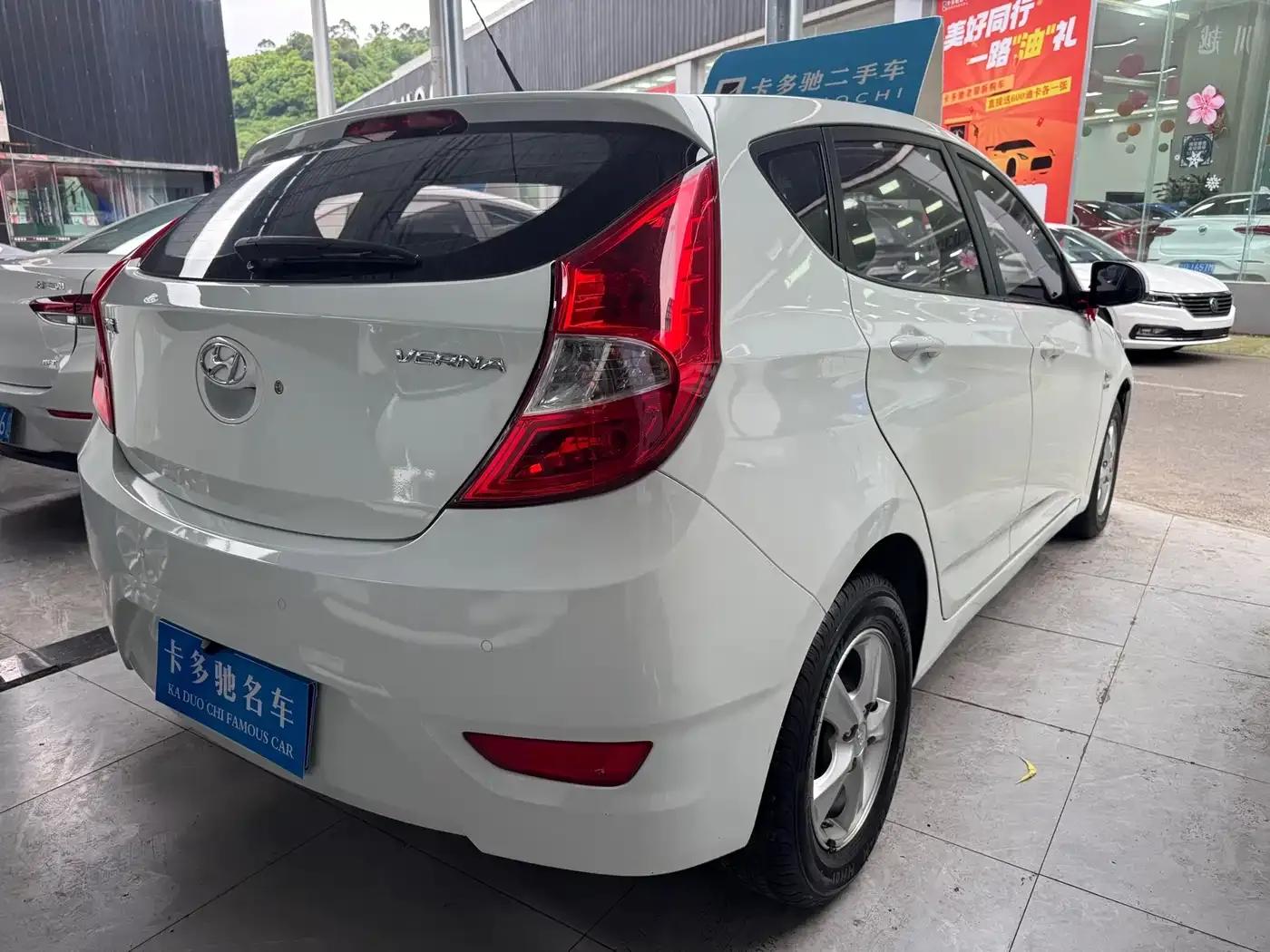 2014 Hyundai Reina 1.4L Automatic Leading Edition GLX — миниатюра 9