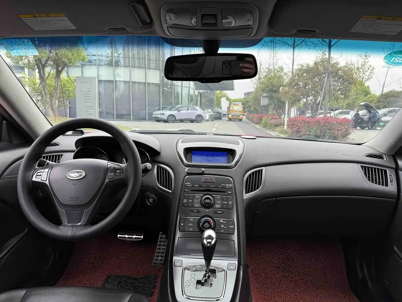 Genesis Coupe 2012 2.0T Automatic Luxury Edition — миниатюра 4