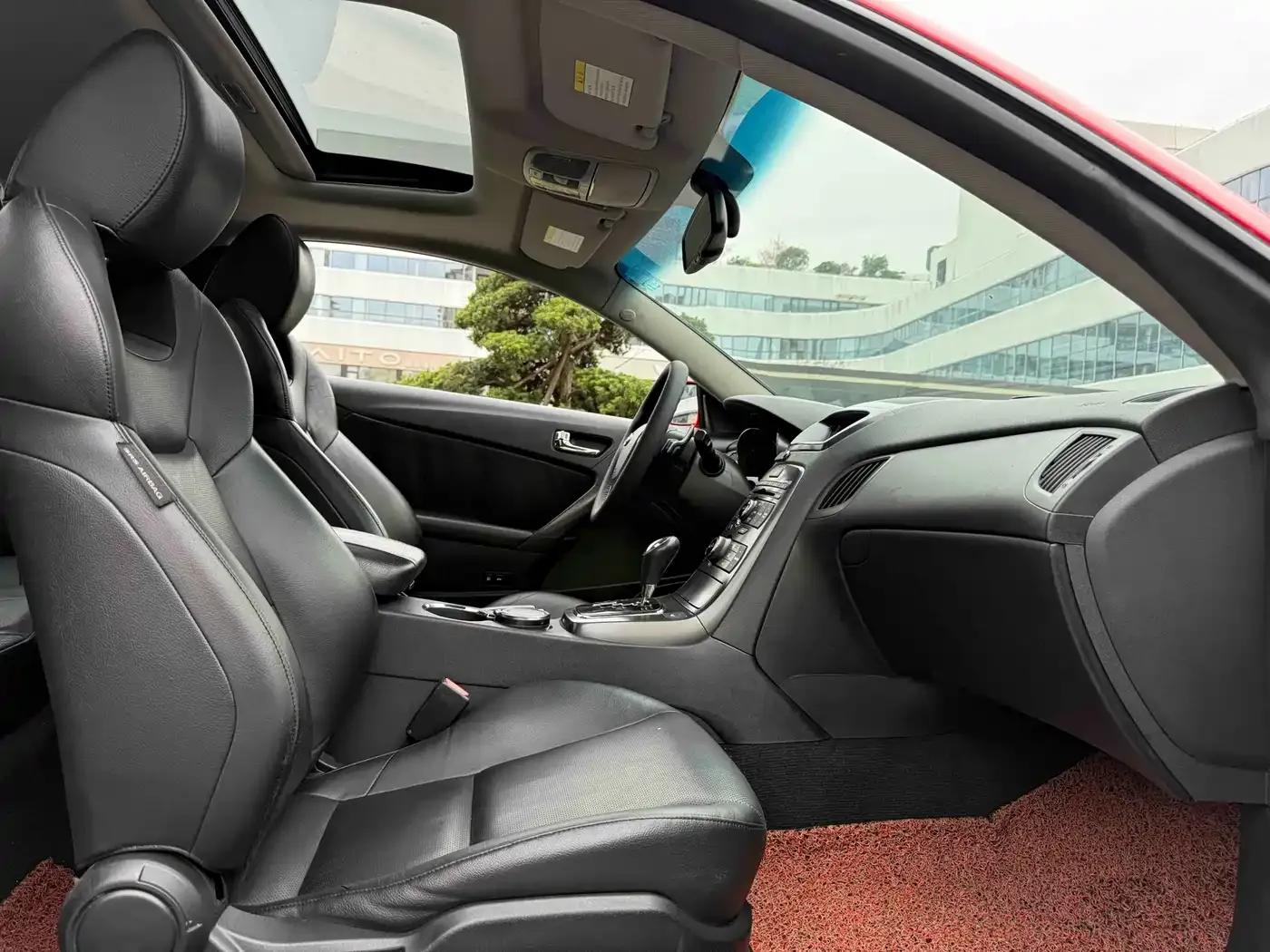 Genesis Coupe 2012 2.0T Automatic Luxury Edition — миниатюра 6