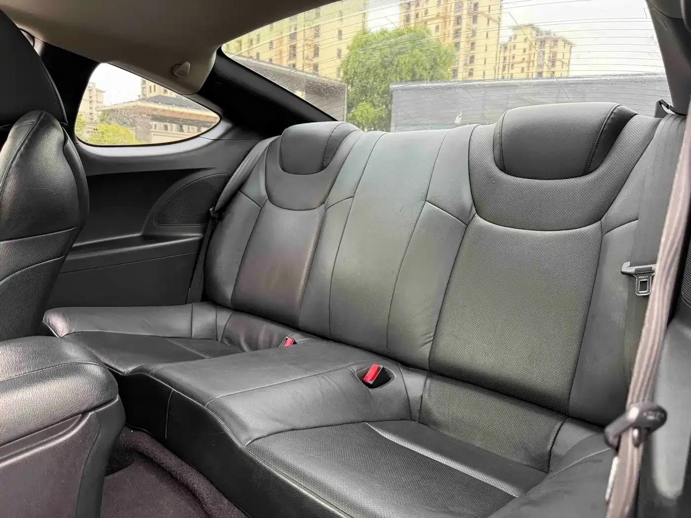 Genesis Coupe 2012 2.0T Automatic Luxury Edition — миниатюра 7