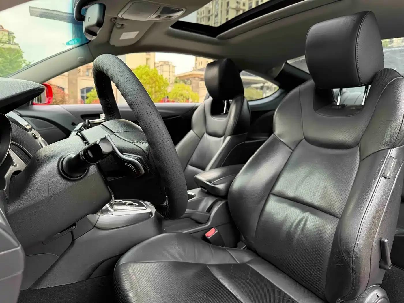 Genesis Coupe 2012 2.0T Automatic Luxury Edition — миниатюра 8