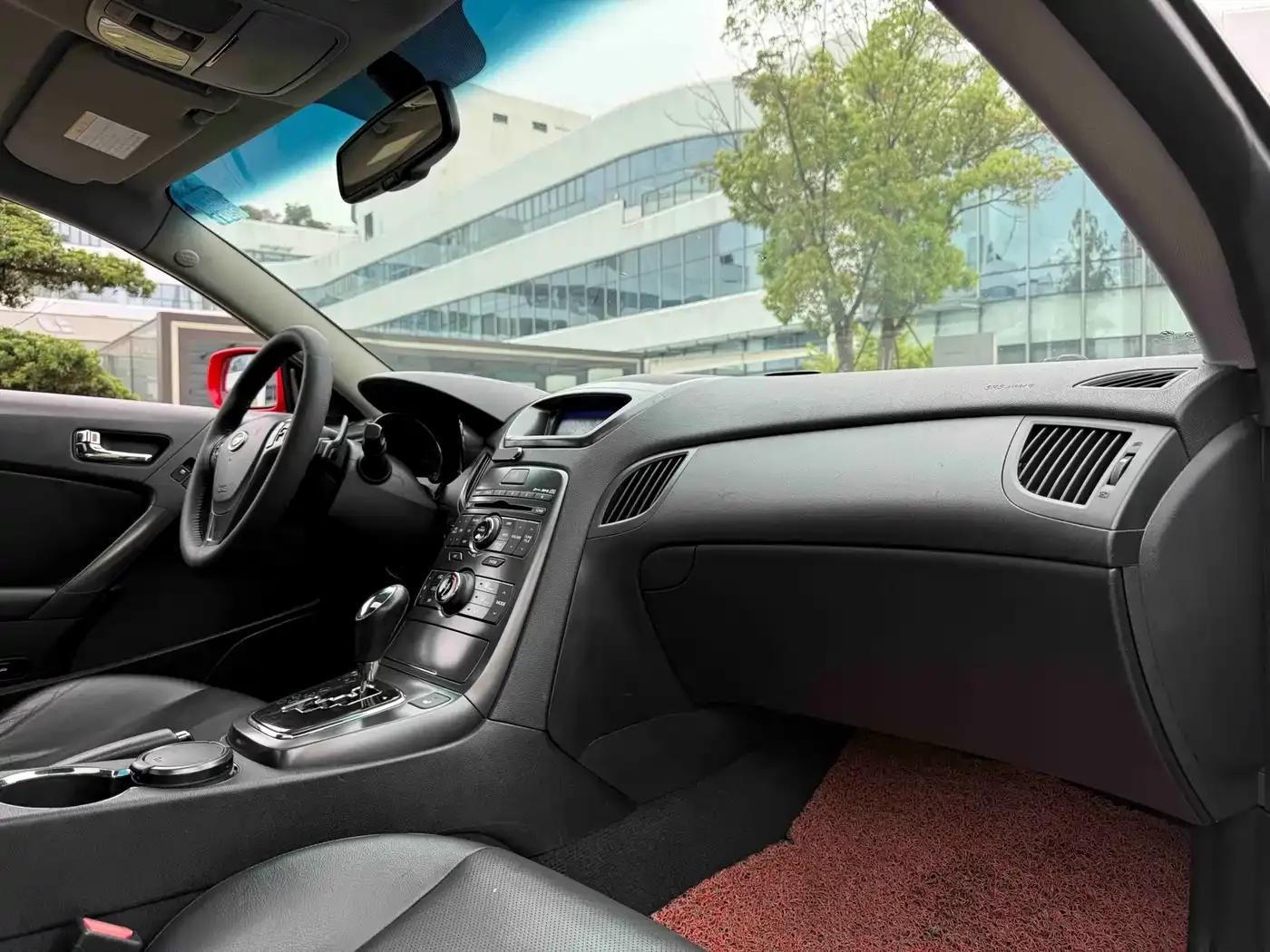 Genesis Coupe 2012 2.0T Automatic Luxury Edition — миниатюра 9