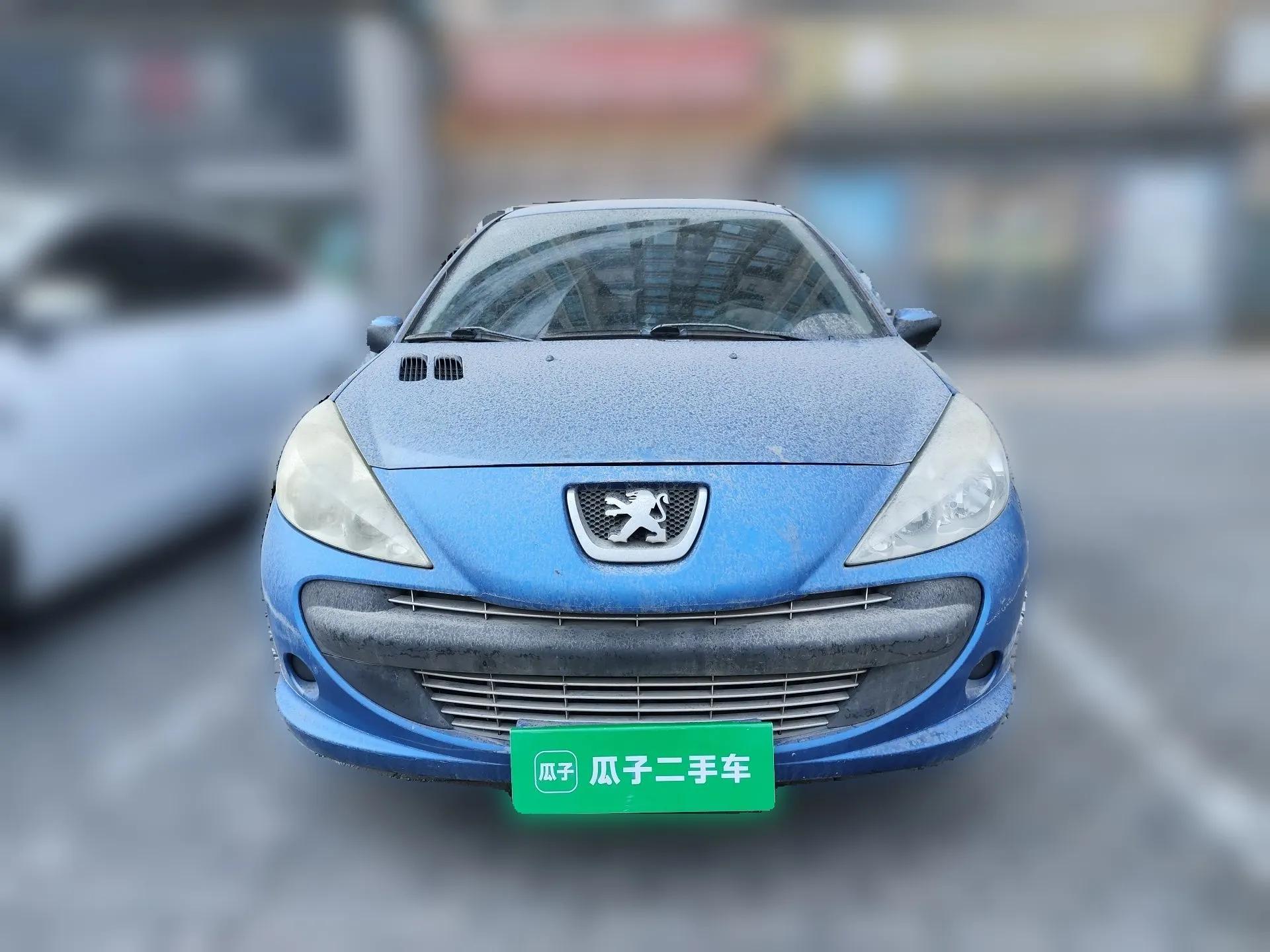 Peugeot 207 2010 Sedan 1.4L Manual Yule Edition — миниатюра 2