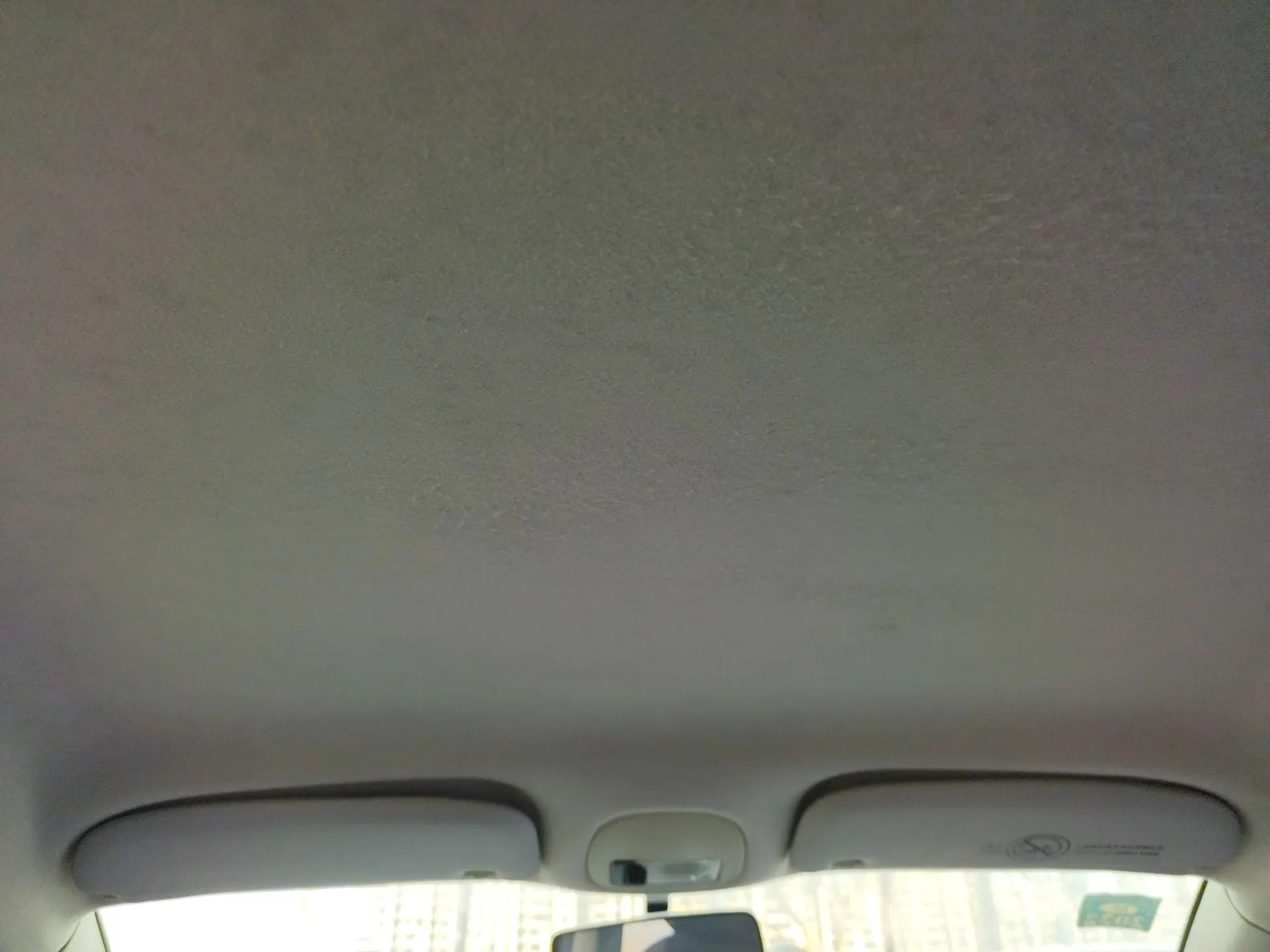 Peugeot 207 2010 Sedan 1.4L Manual Yule Edition — миниатюра 19