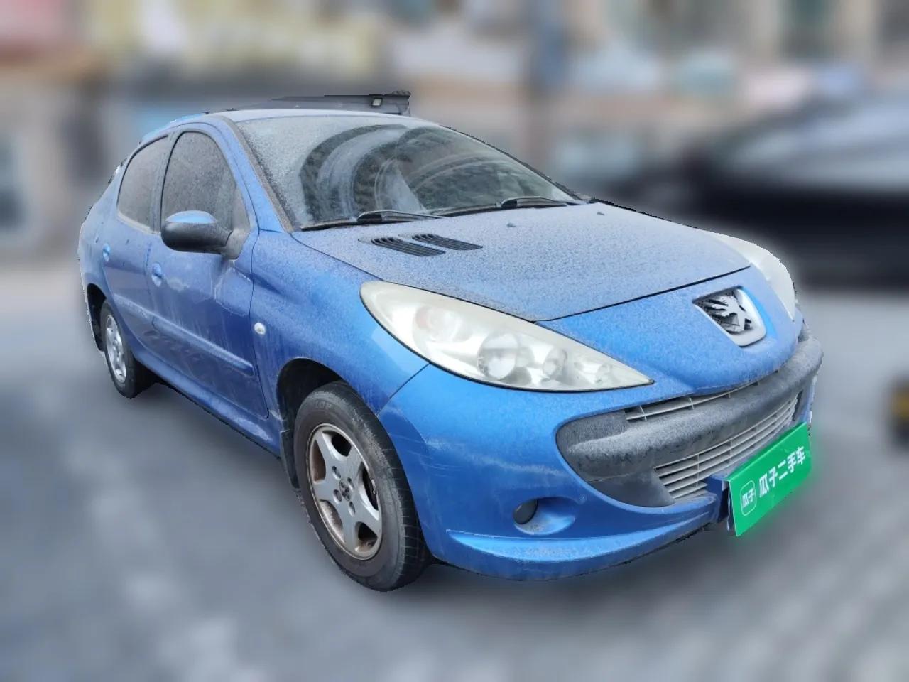 Peugeot 207 2010 Sedan 1.4L Manual Yule Edition — миниатюра 3