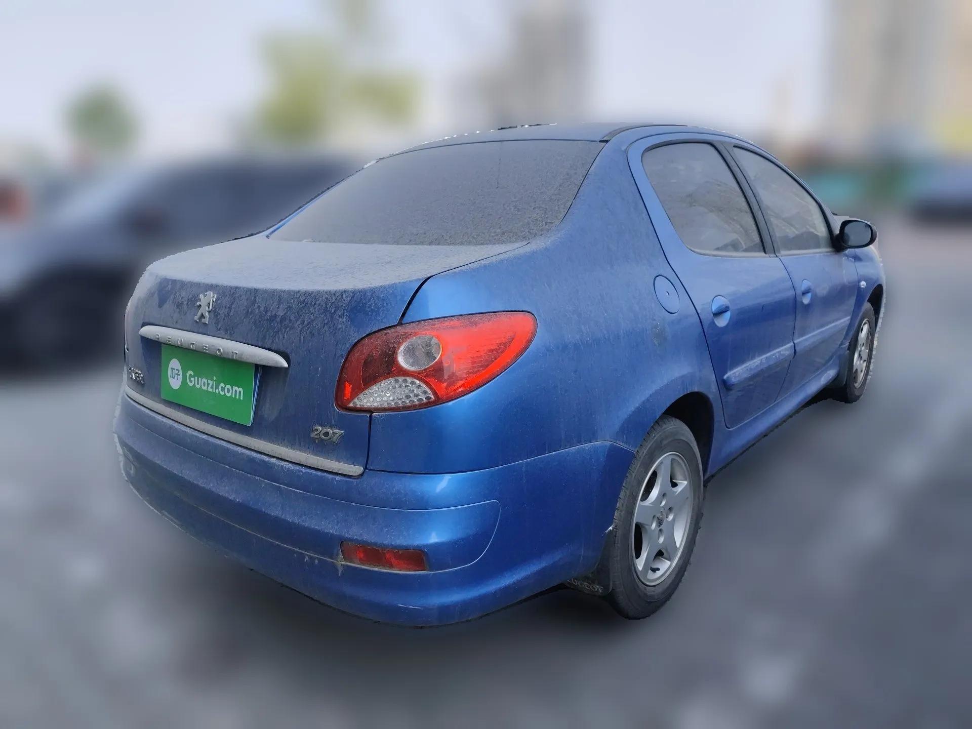 Peugeot 207 2010 Sedan 1.4L Manual Yule Edition — миниатюра 6