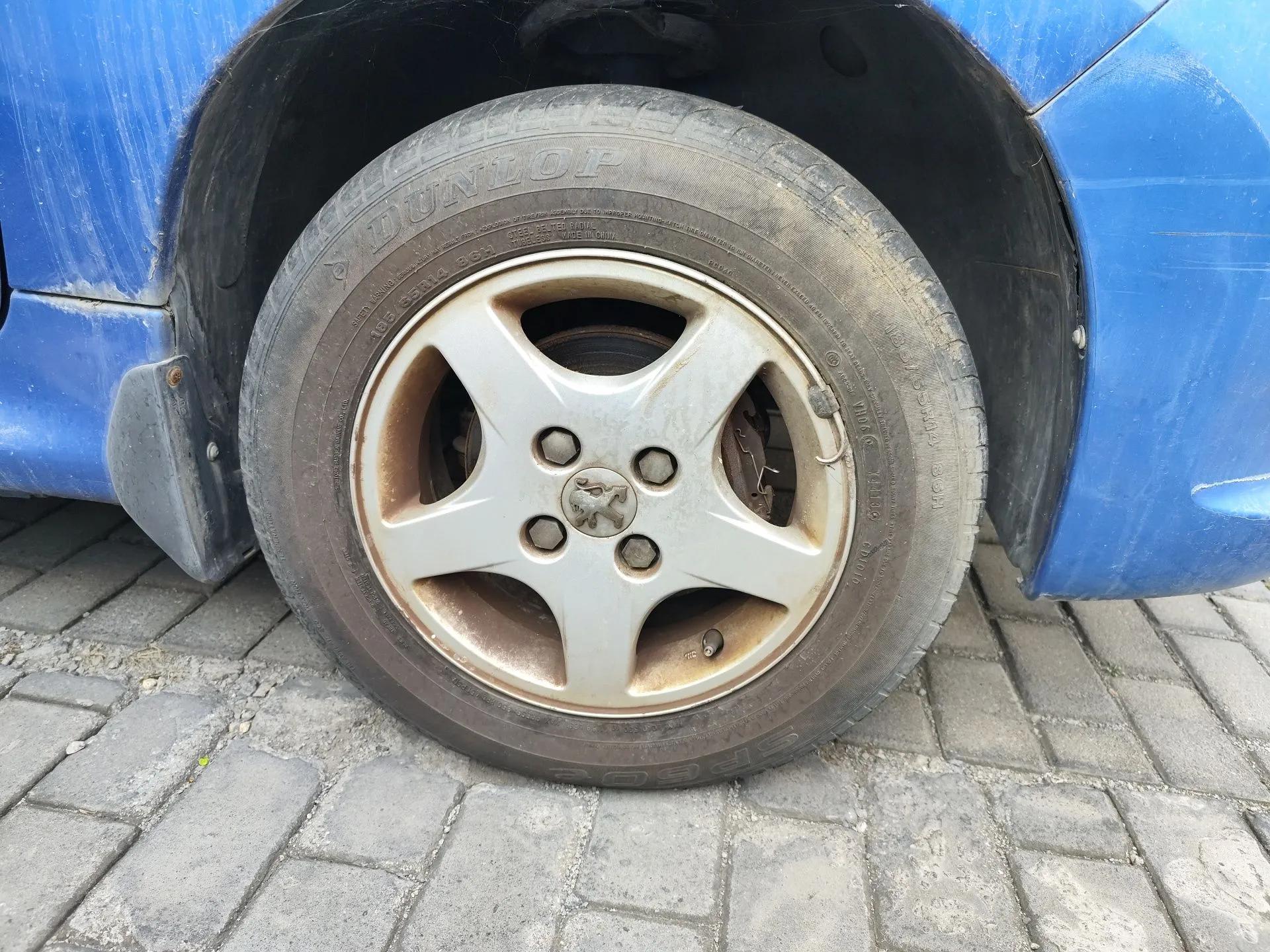 Peugeot 207 2010 Sedan 1.4L Manual Yule Edition — миниатюра 8