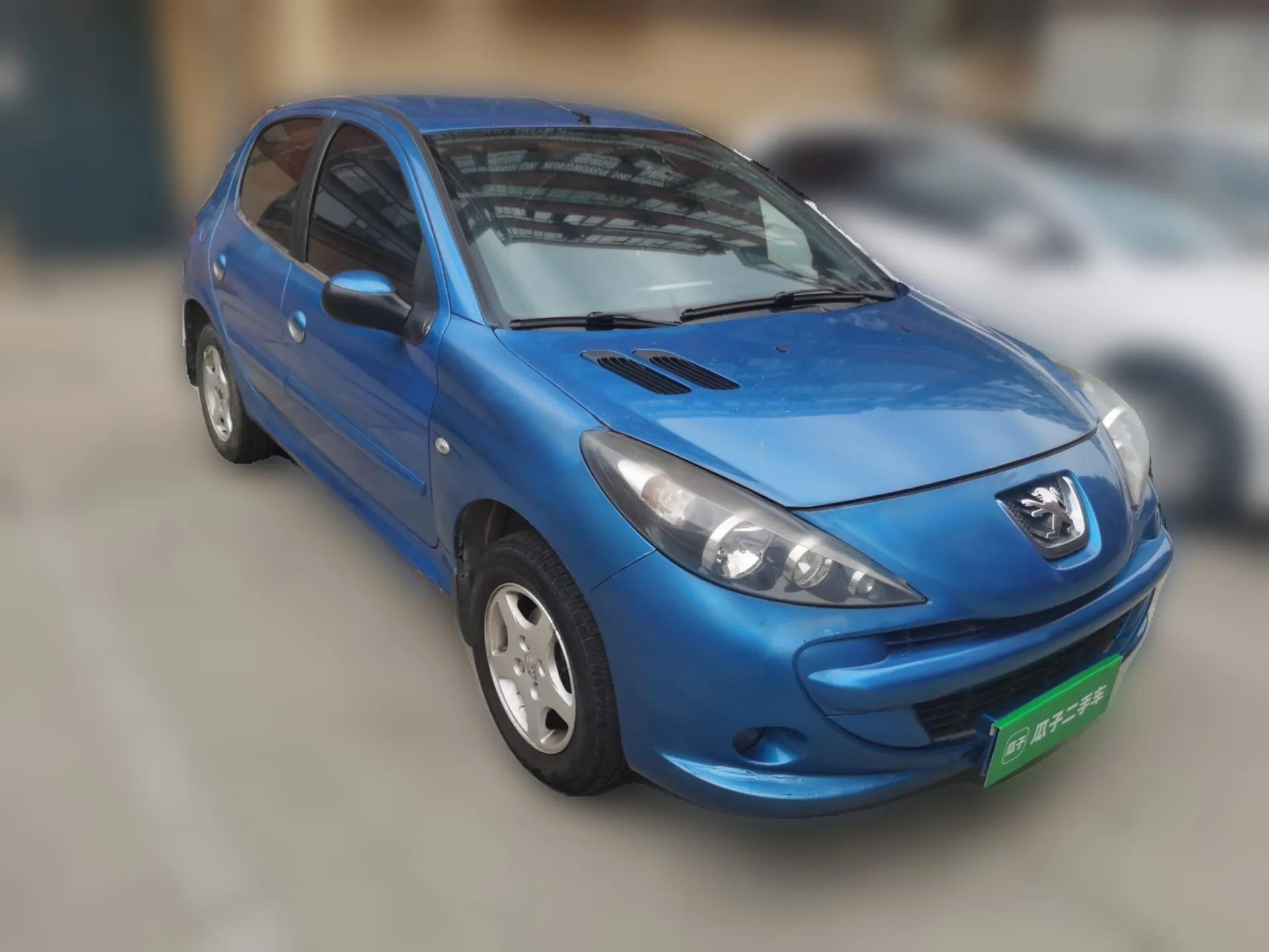 Peugeot 207 2011 Hatchback 1.4L Manual Yule Edition — миниатюра 3