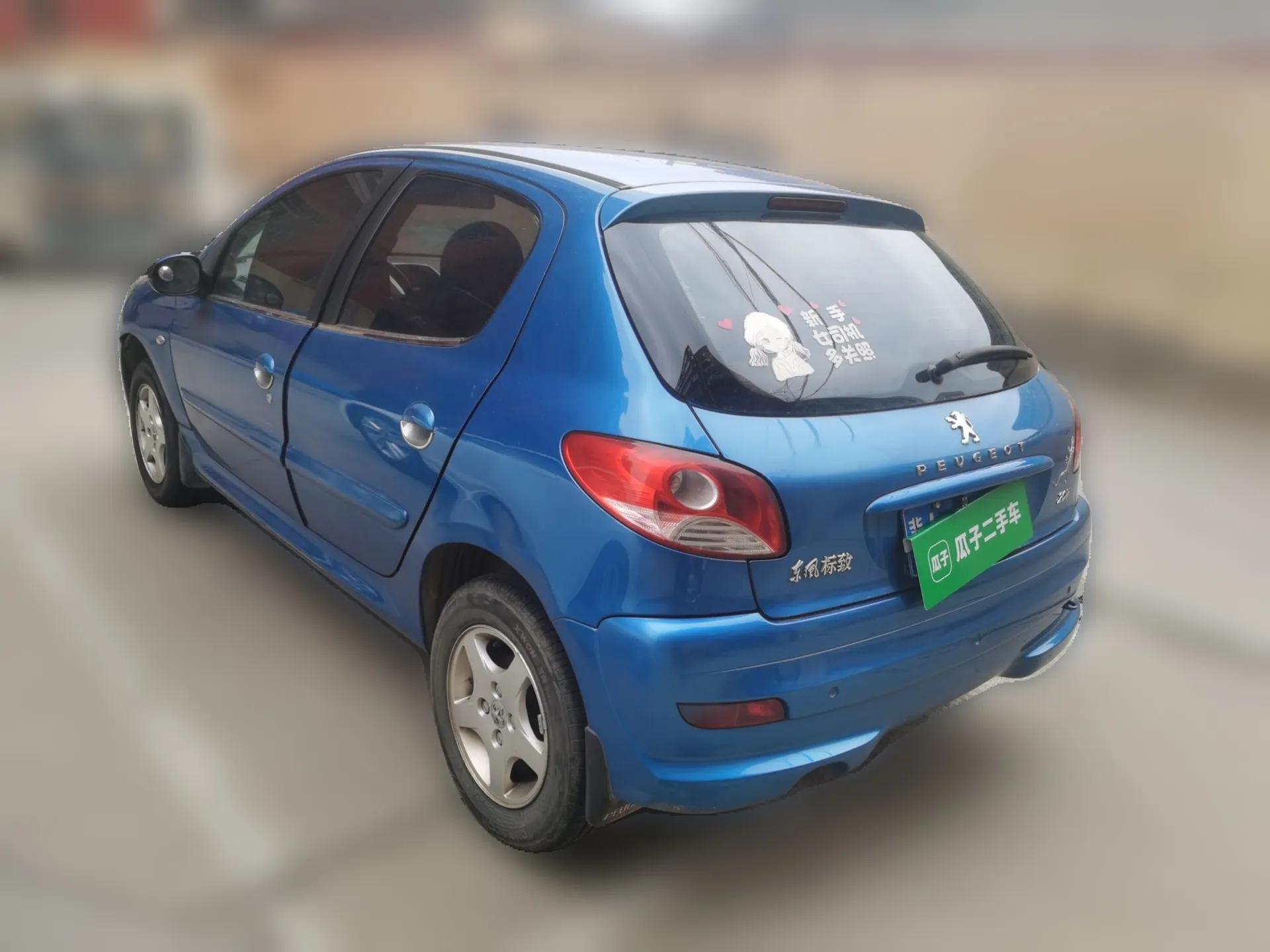 Peugeot 207 2011 Hatchback 1.4L Manual Yule Edition — миниатюра 4