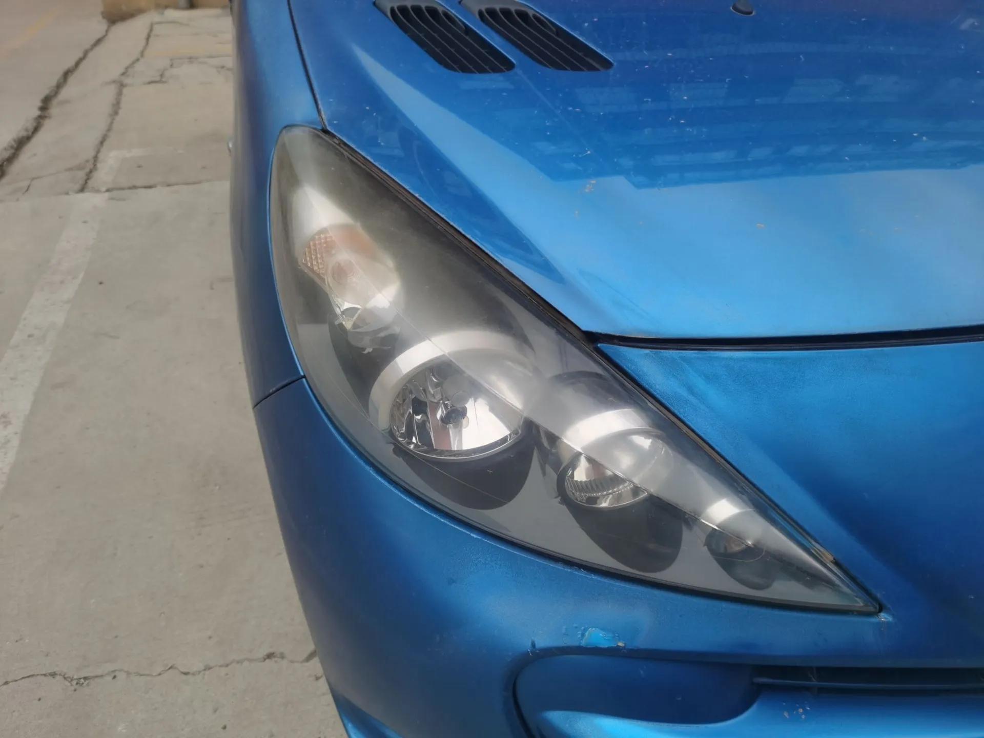 Peugeot 207 2011 Hatchback 1.4L Manual Yule Edition — миниатюра 7