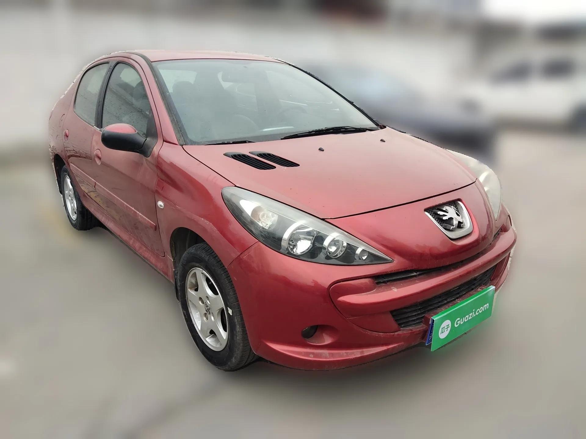 Peugeot 207 2011 Sedan 1.4L Manual Yule Edition — миниатюра 3