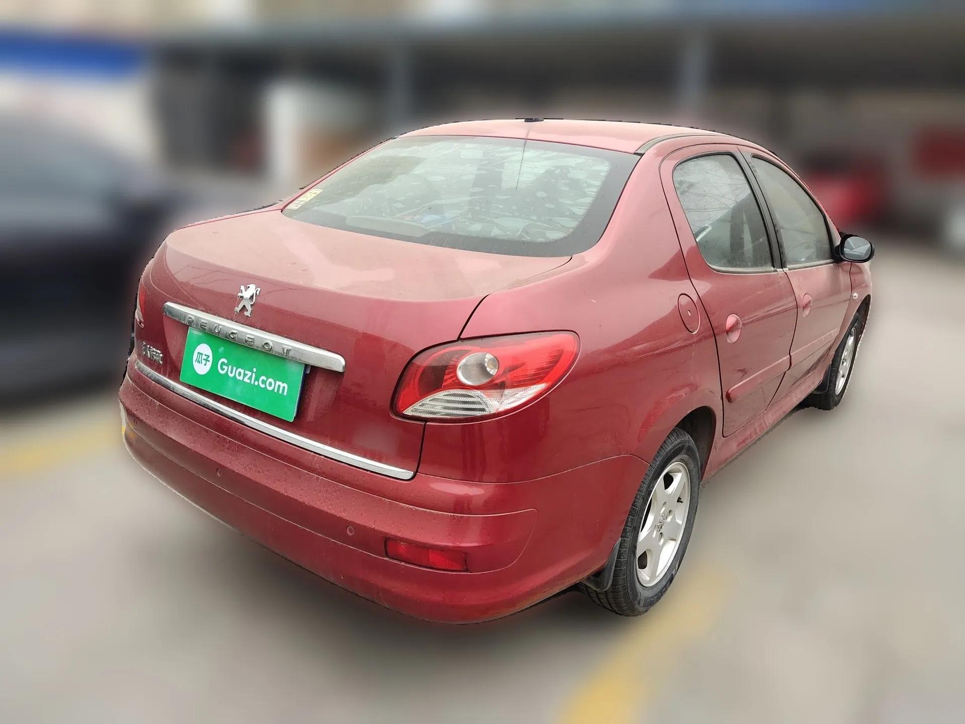 Peugeot 207 2011 Sedan 1.4L Manual Yule Edition — миниатюра 6