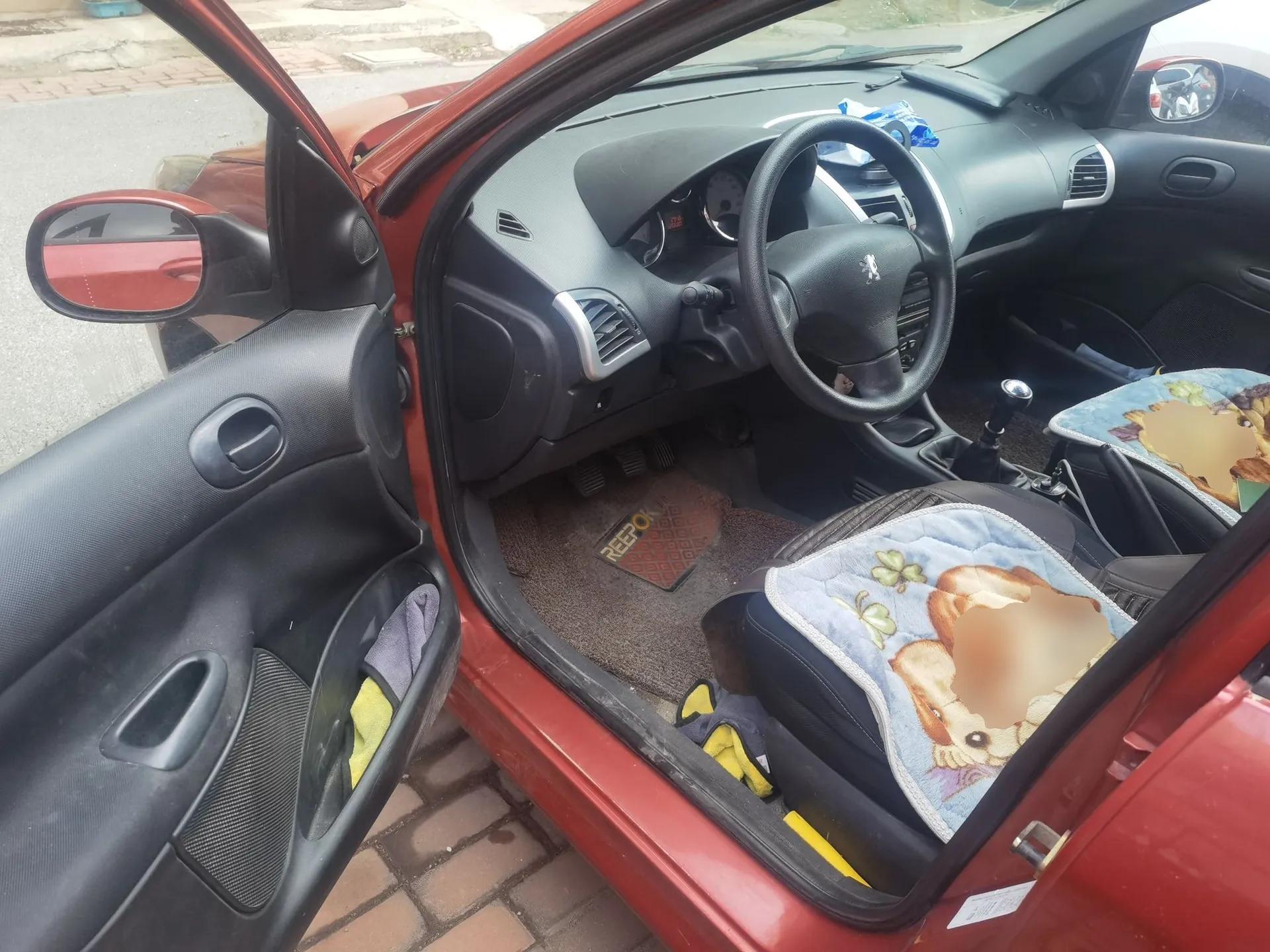 Peugeot 207 2011 Sedan 1.4L Manual Yule Edition — миниатюра 17