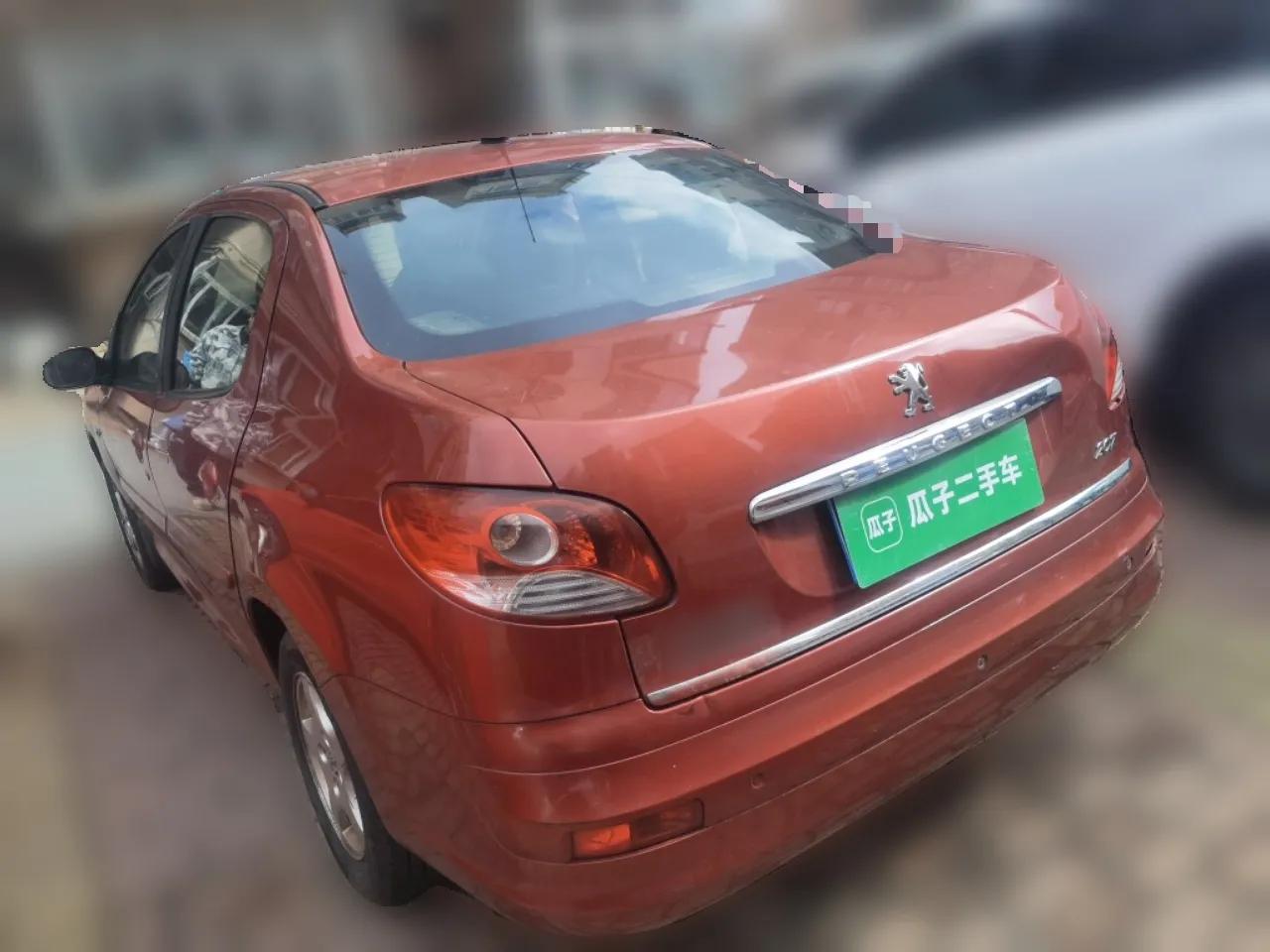 Peugeot 207 2011 Sedan 1.4L Manual Yule Edition — миниатюра 4