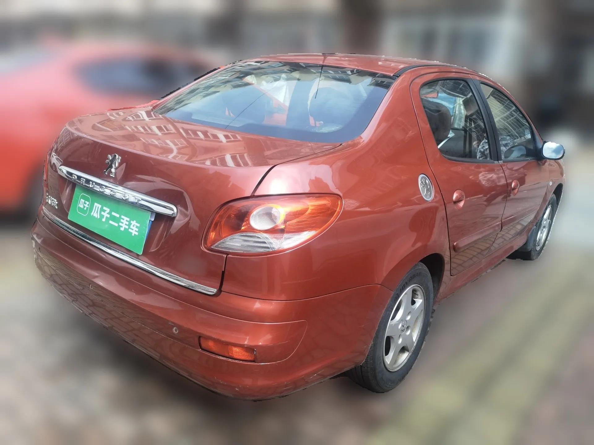 Peugeot 207 2011 Sedan 1.4L Manual Yule Edition — миниатюра 6