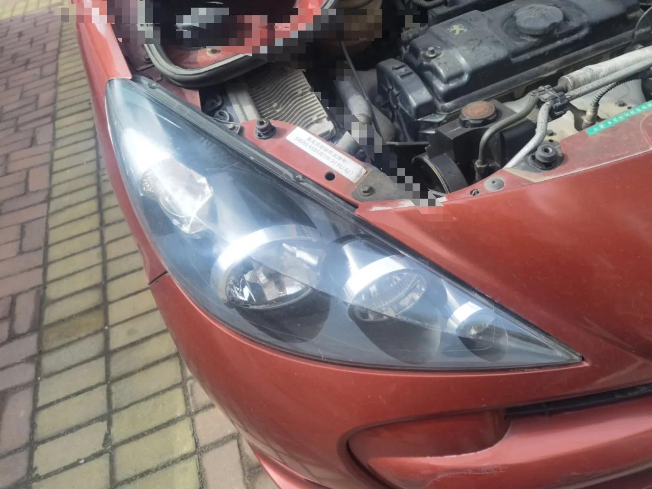Peugeot 207 2011 Sedan 1.4L Manual Yule Edition — миниатюра 7