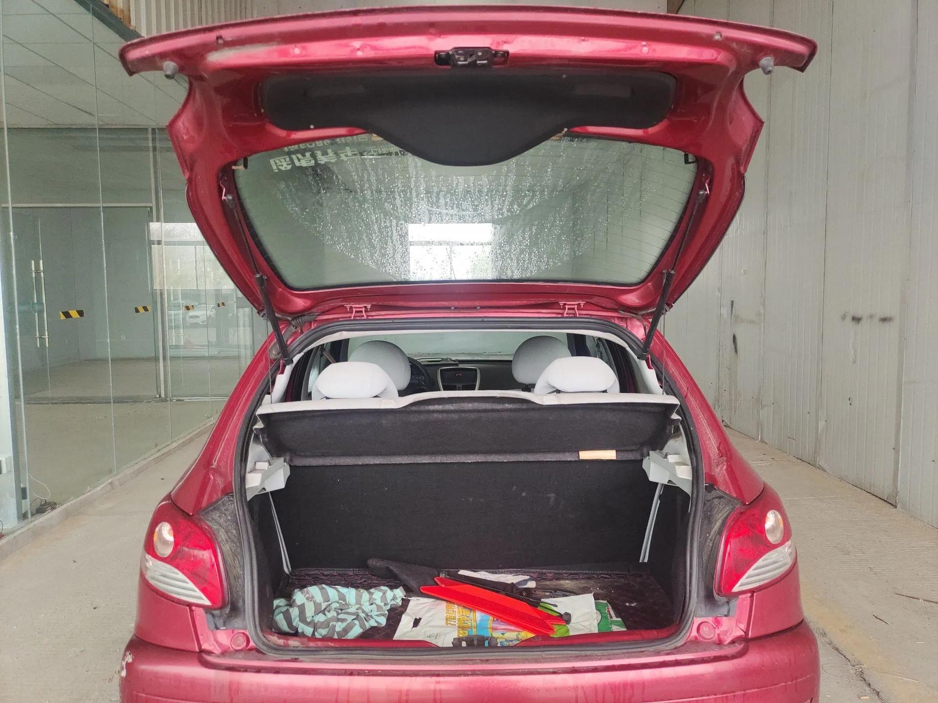 Peugeot 207 2011 Hatchback 1.4L Manual Yule Edition — миниатюра 22