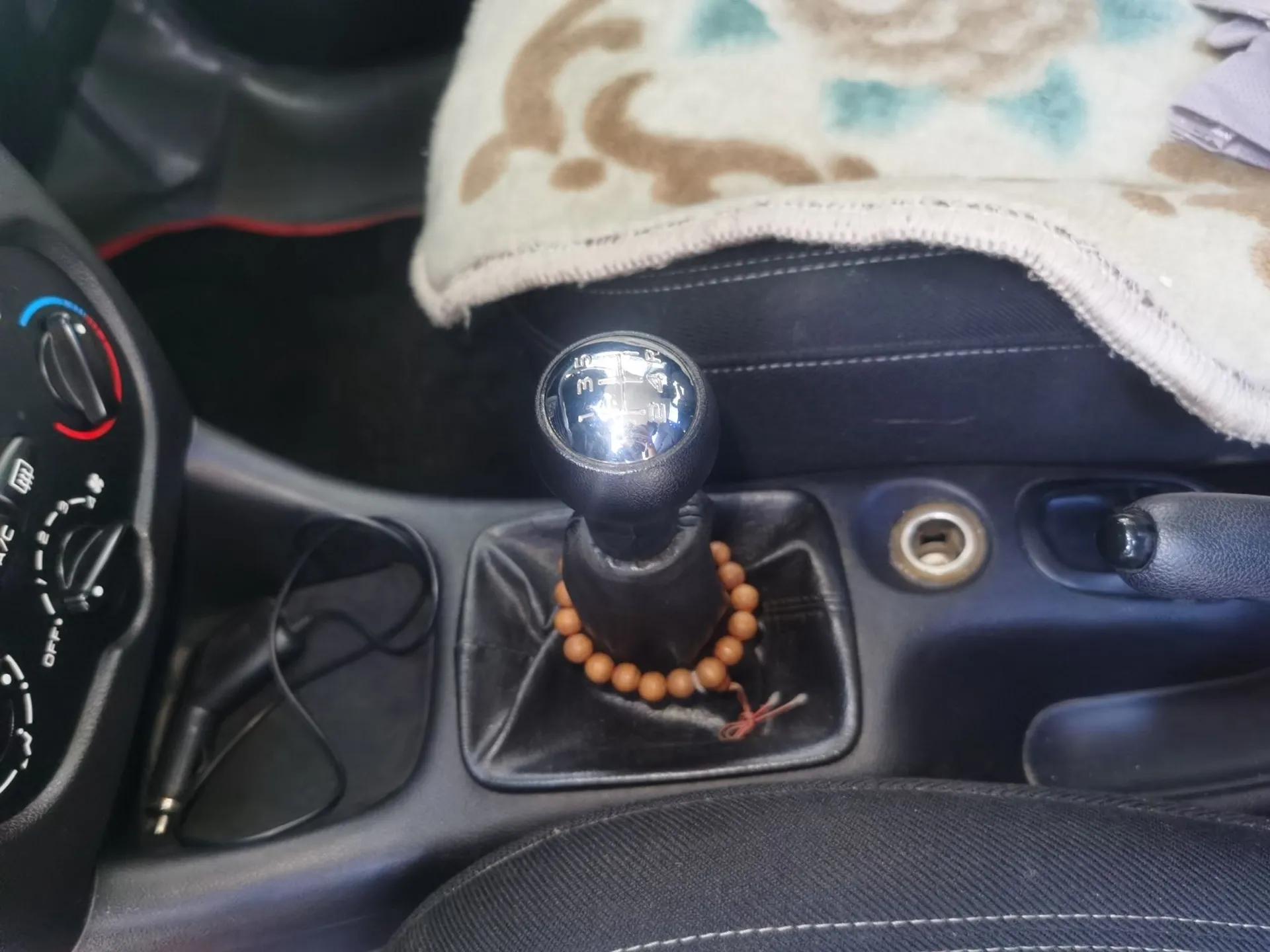 Peugeot 207 2010 Hatchback 1.4L Manual Yule Edition — миниатюра 15