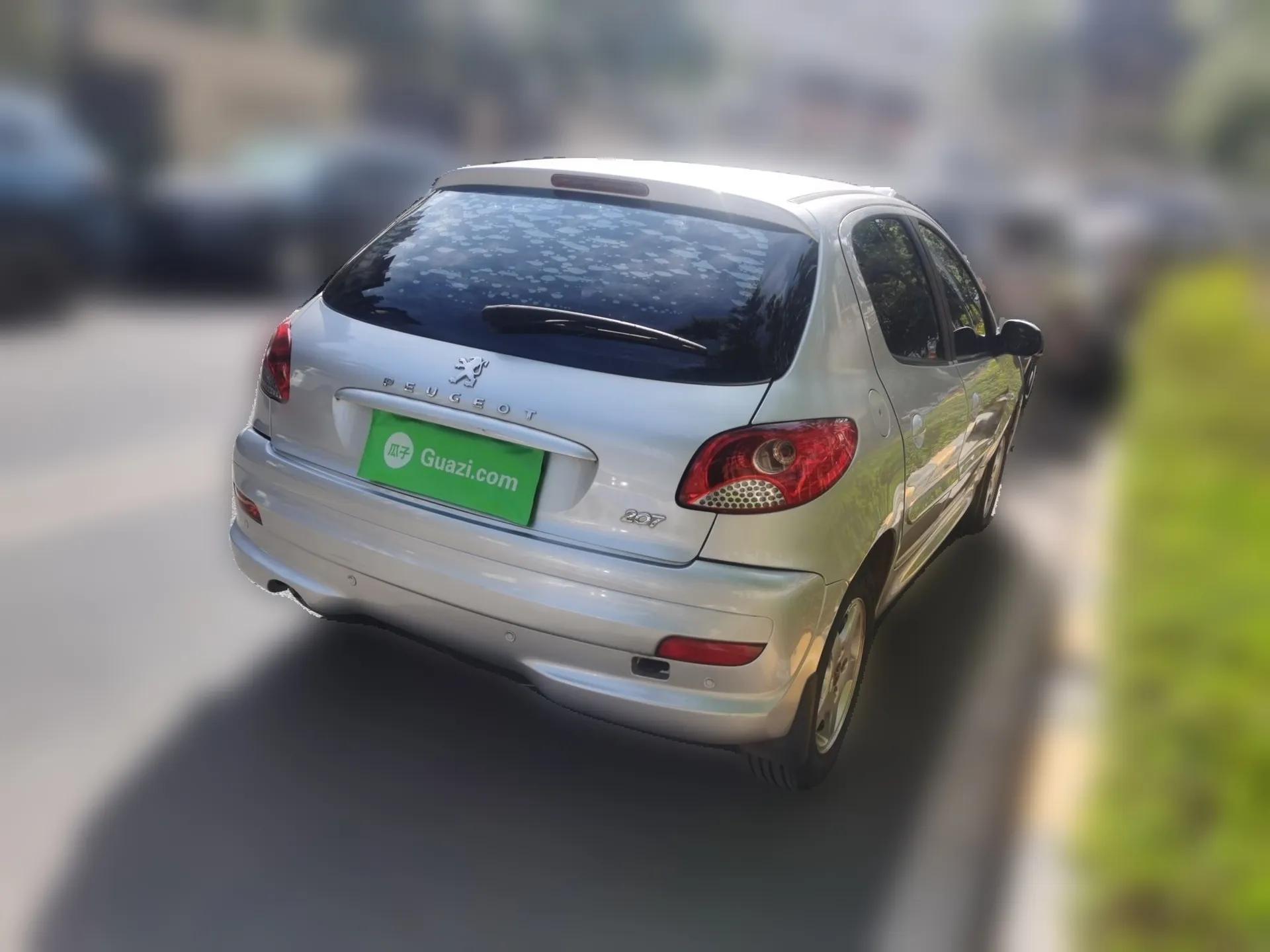 Peugeot 207 2010 Hatchback 1.4L Manual Yule Edition — миниатюра 6