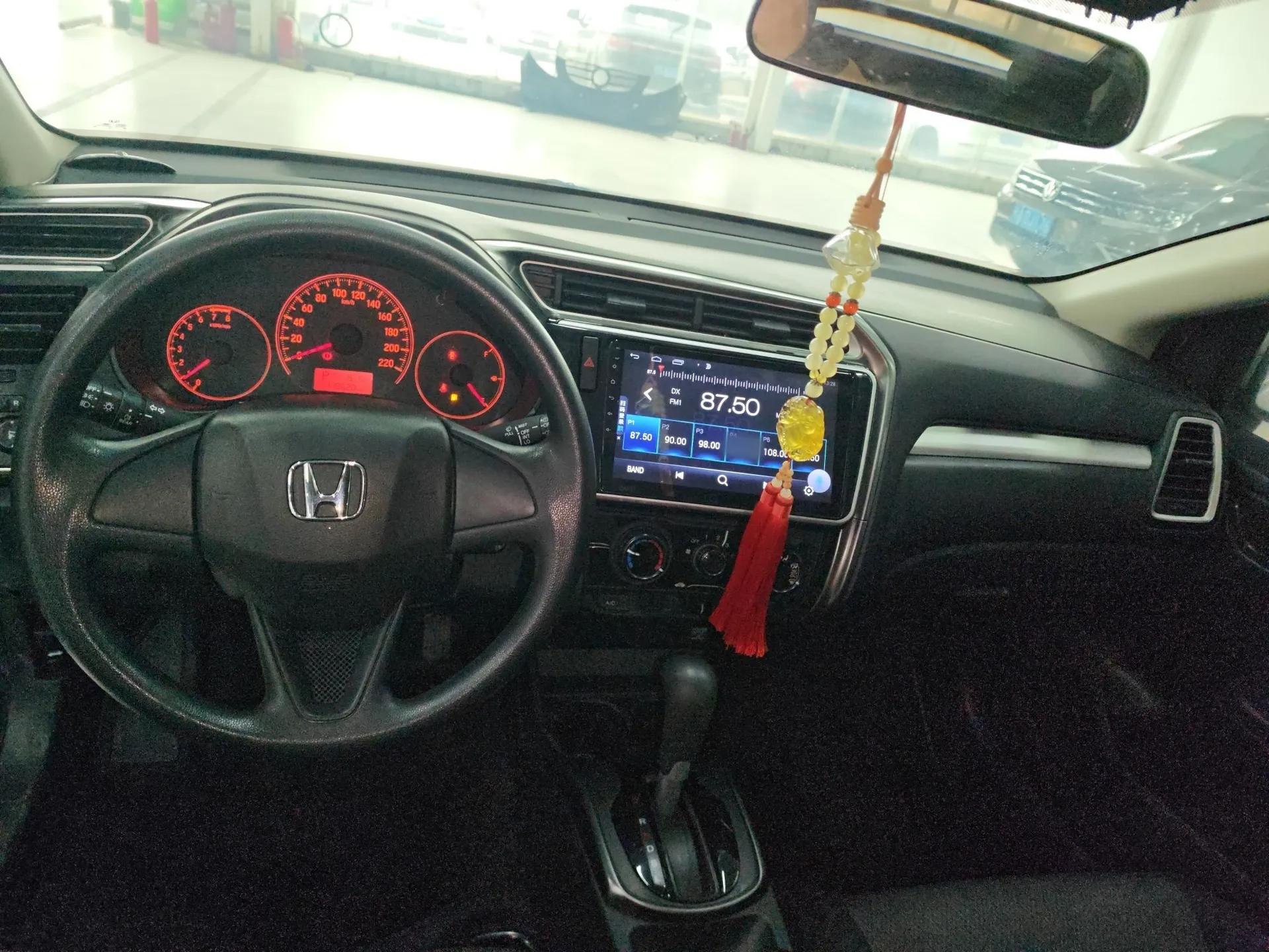 Honda Gienia 2017 1.5L CVT Classic Edition — миниатюра 13