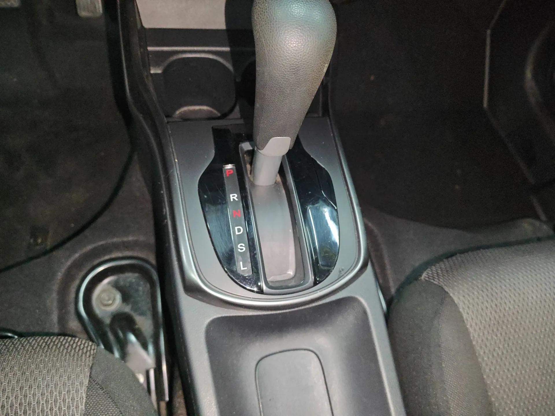 Honda Gienia 2017 1.5L CVT Classic Edition — миниатюра 17