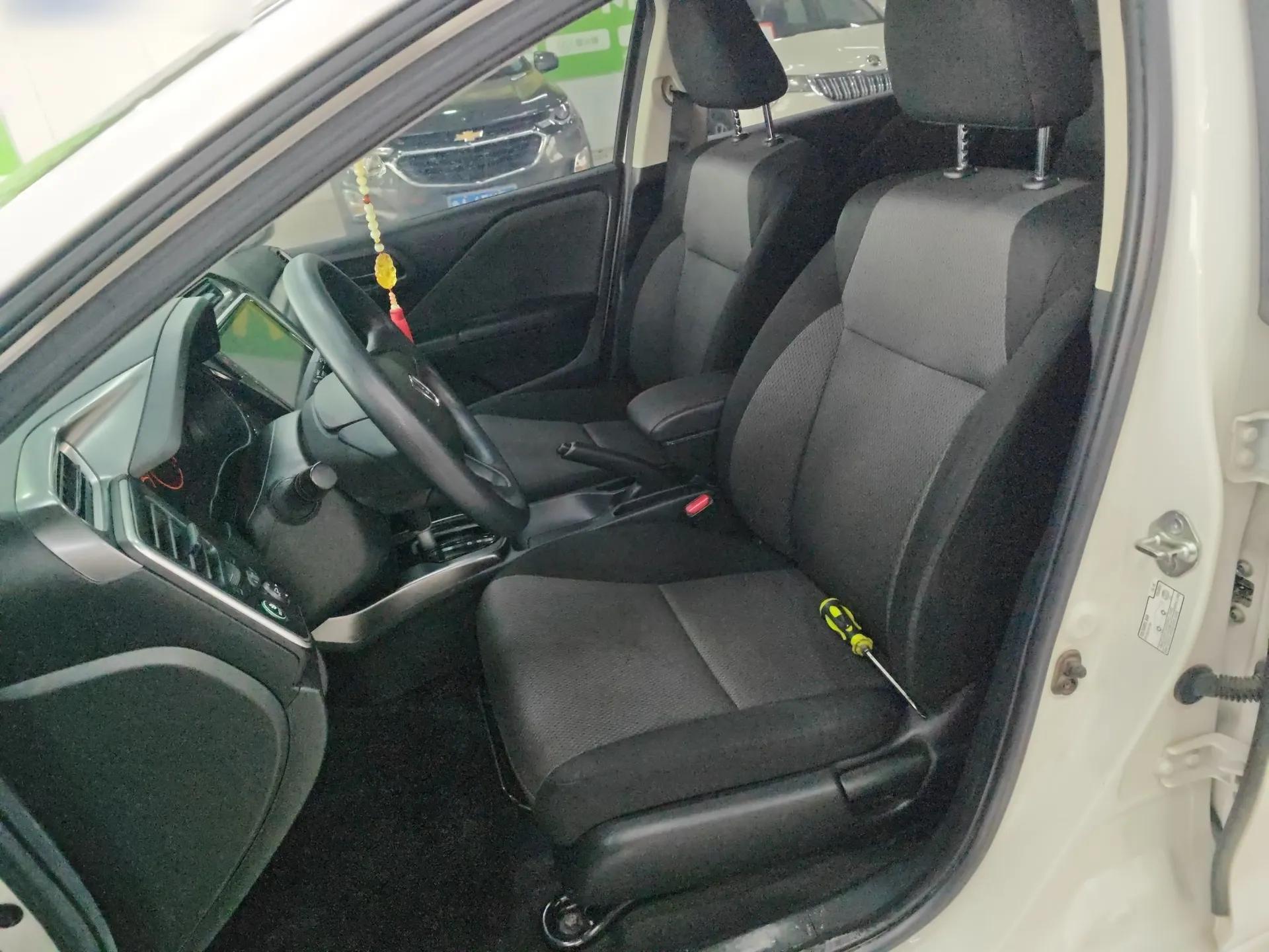Honda Gienia 2017 1.5L CVT Classic Edition — миниатюра 18