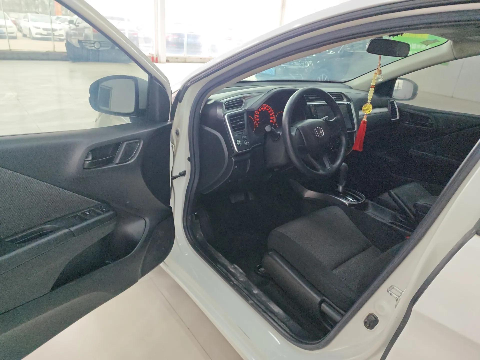 Honda Gienia 2017 1.5L CVT Classic Edition — миниатюра 19