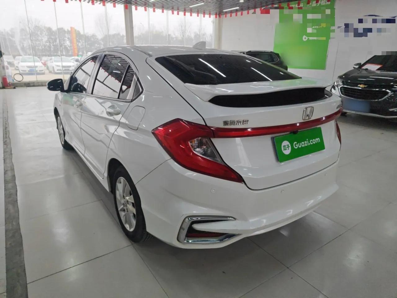 Honda Gienia 2017 1.5L CVT Classic Edition — миниатюра 4