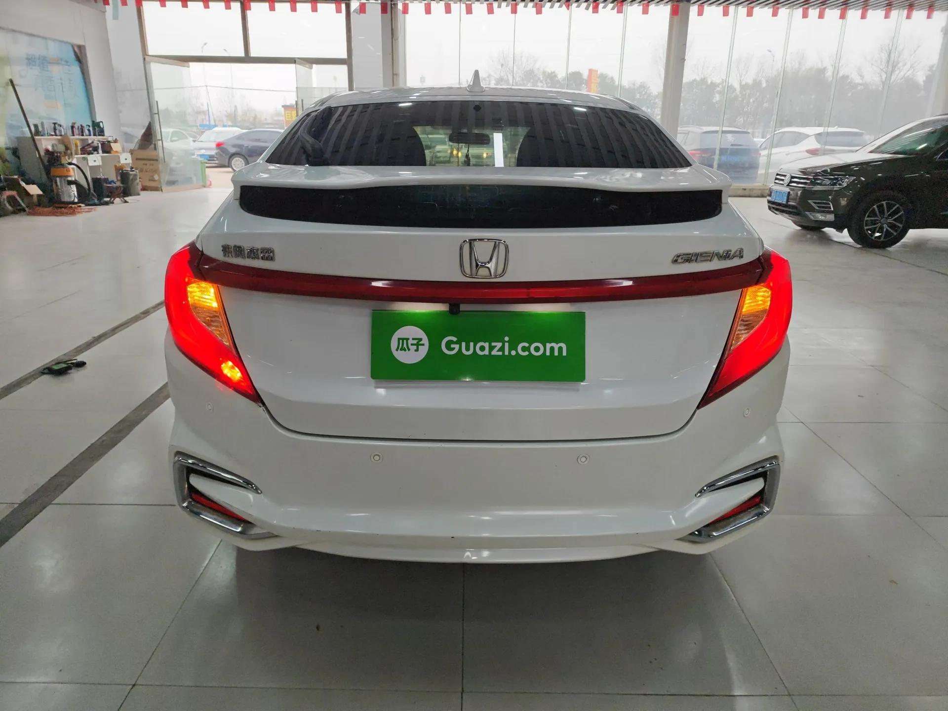 Honda Gienia 2017 1.5L CVT Classic Edition — миниатюра 5