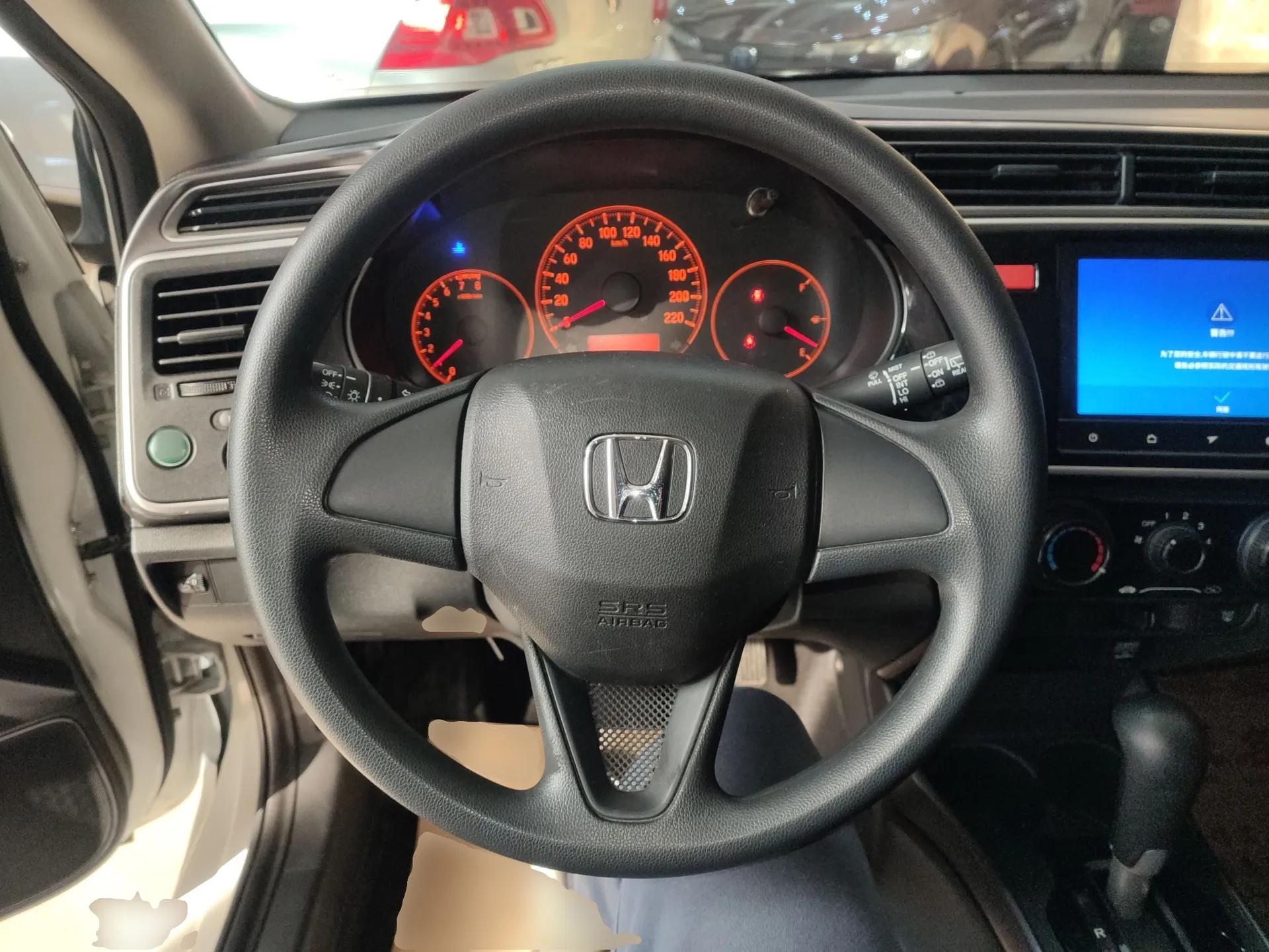 Honda Gienia 2017 1.5L CVT Classic Edition — миниатюра 14