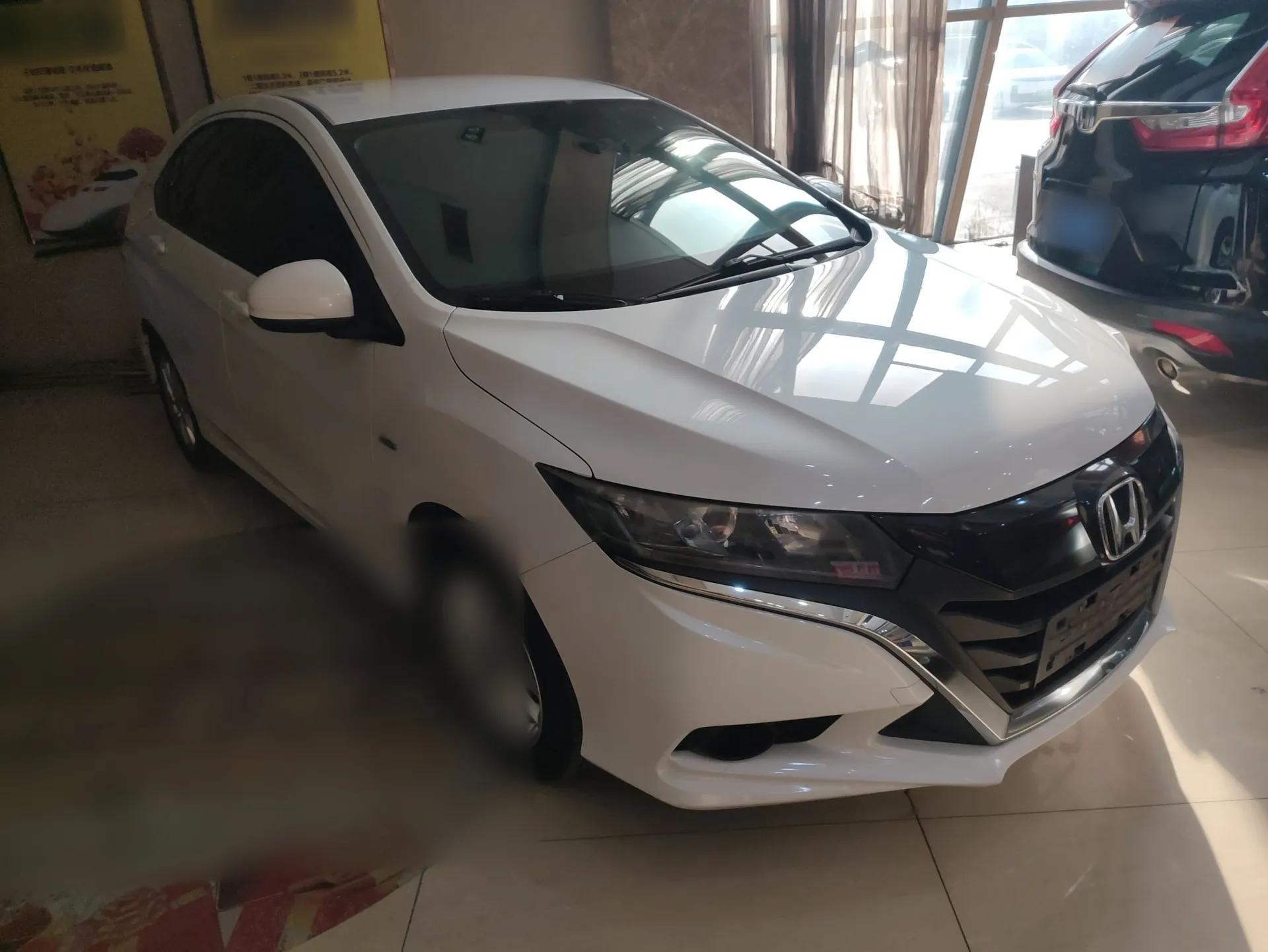 Honda Gienia 2017 1.5L CVT Classic Edition — миниатюра 3