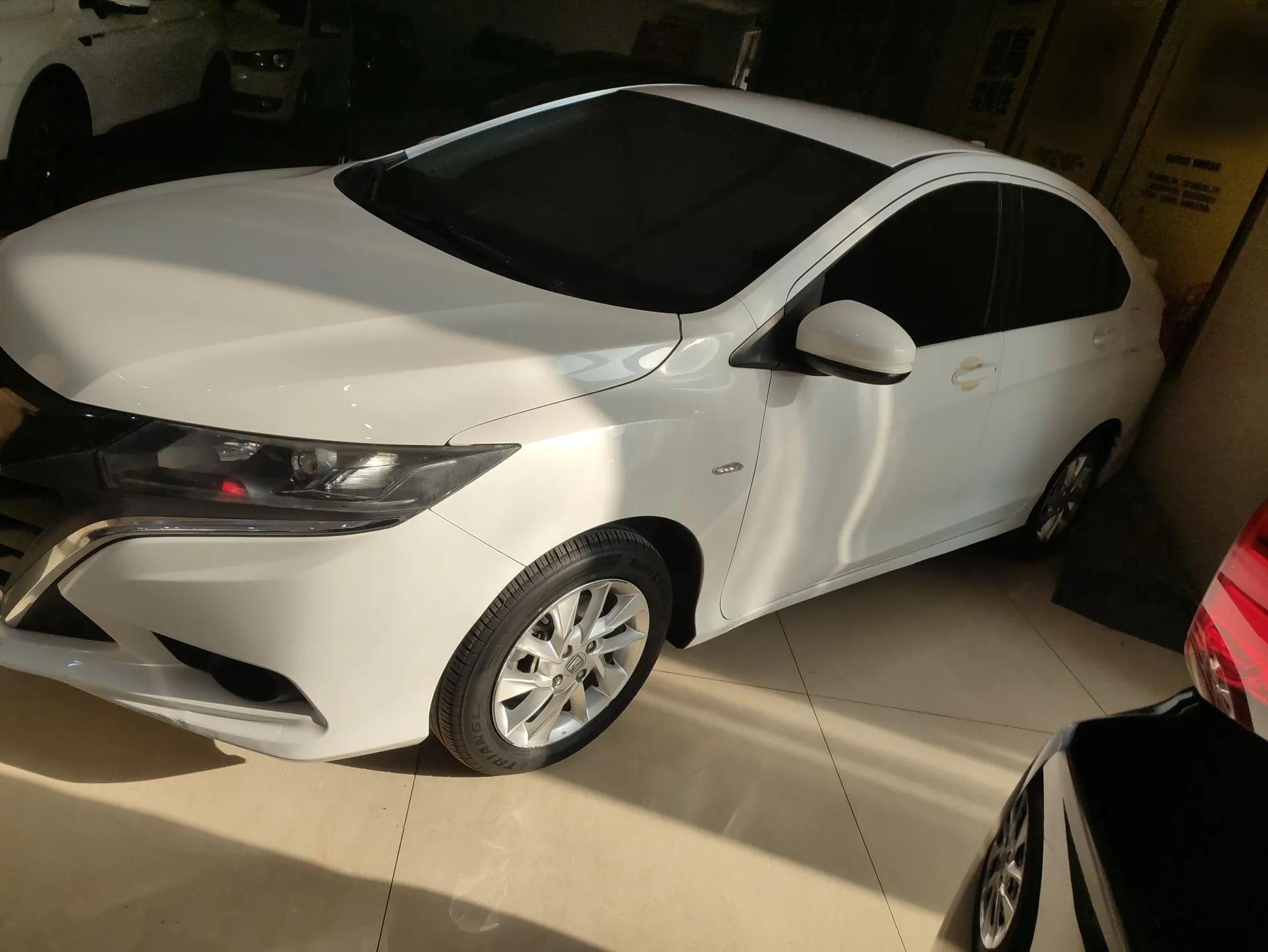 Honda Gienia 2017 1.5L CVT Classic Edition — миниатюра 4