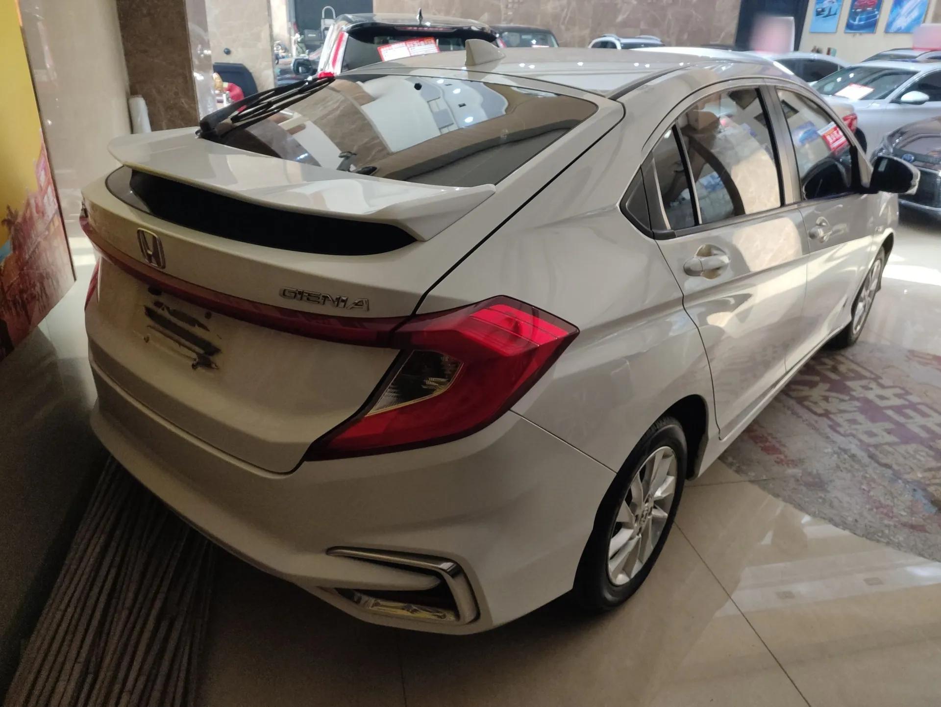 Honda Gienia 2017 1.5L CVT Classic Edition — миниатюра 6