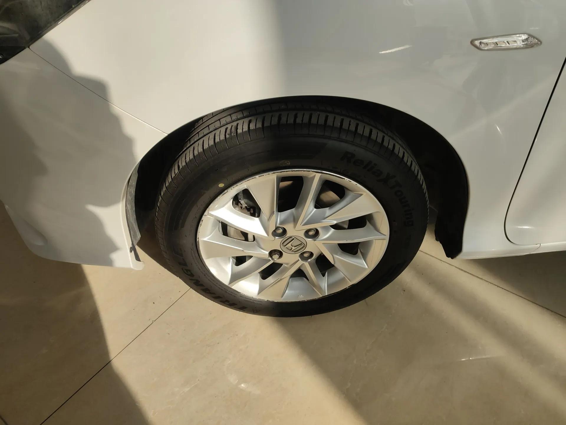 Honda Gienia 2017 1.5L CVT Classic Edition — миниатюра 8