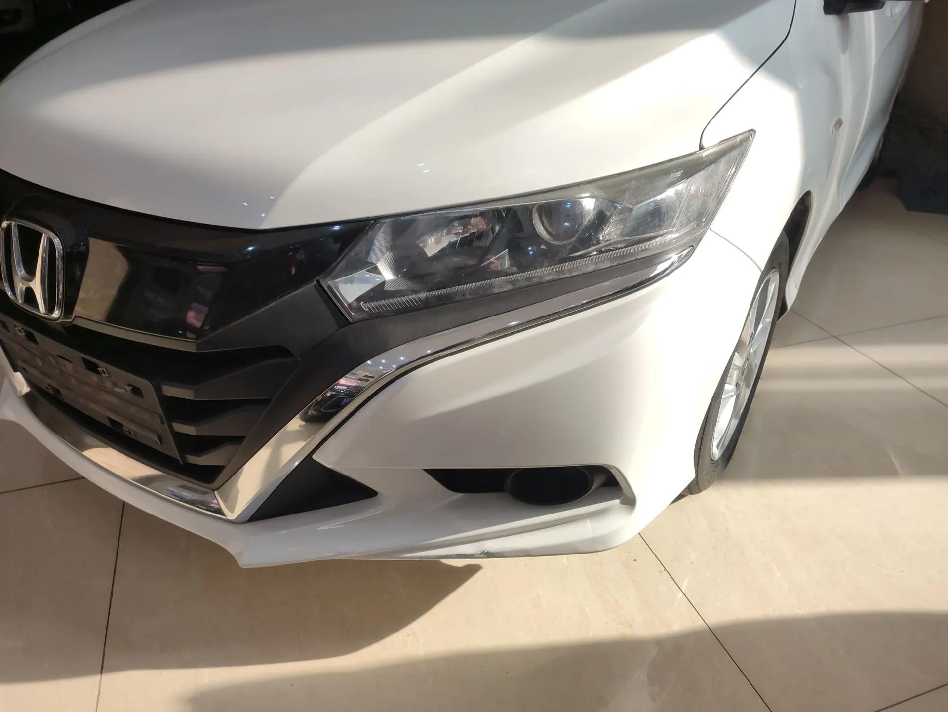 Honda Gienia 2017 1.5L CVT Classic Edition — миниатюра 9