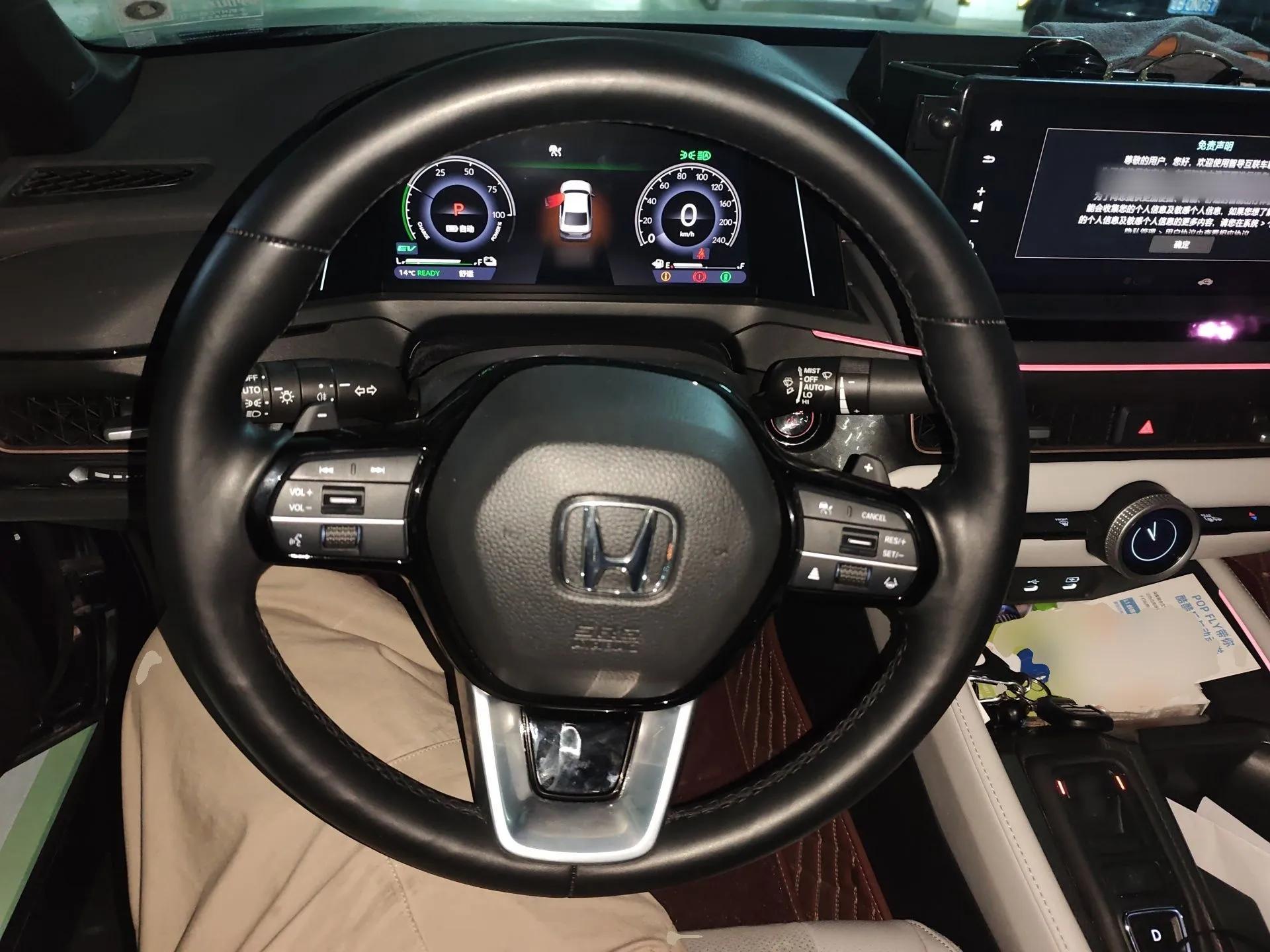 Honda Inspire New Energy 2023 ePHEV Smart Edition — миниатюра 11