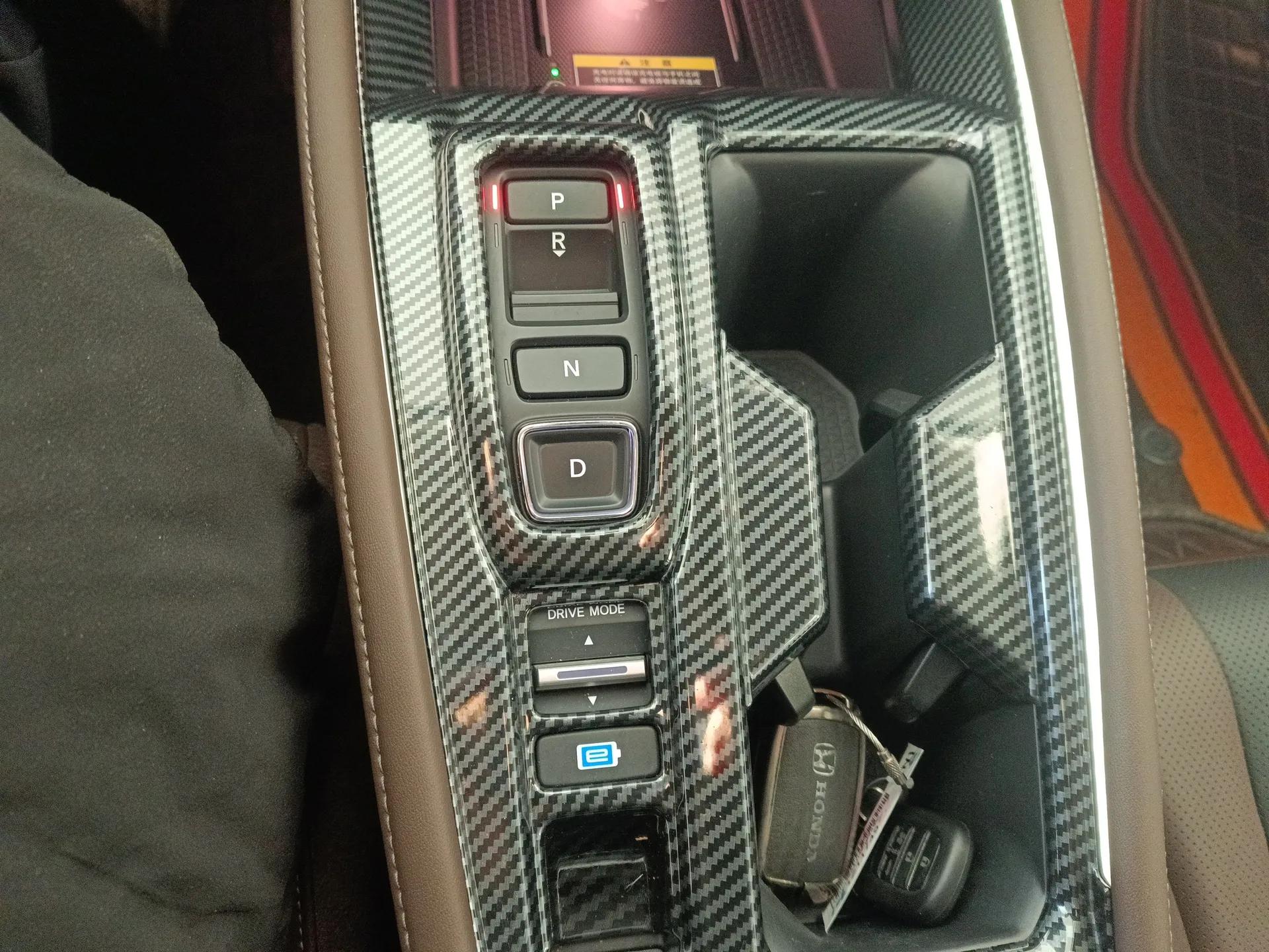 Honda Inspire New Energy 2023 ePHEV Prestige Edition — миниатюра 17