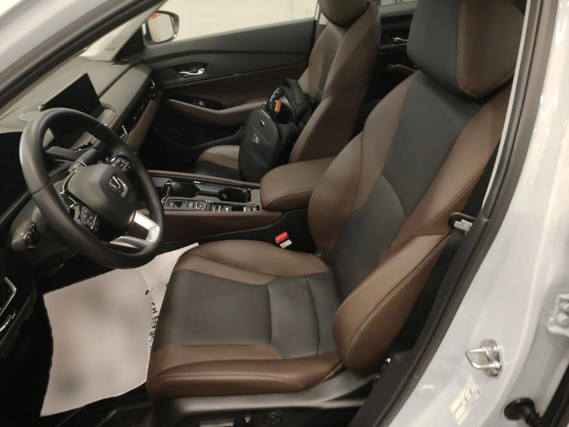 Honda Inspire New Energy 2023 ePHEV Prestige Edition — миниатюра 14
