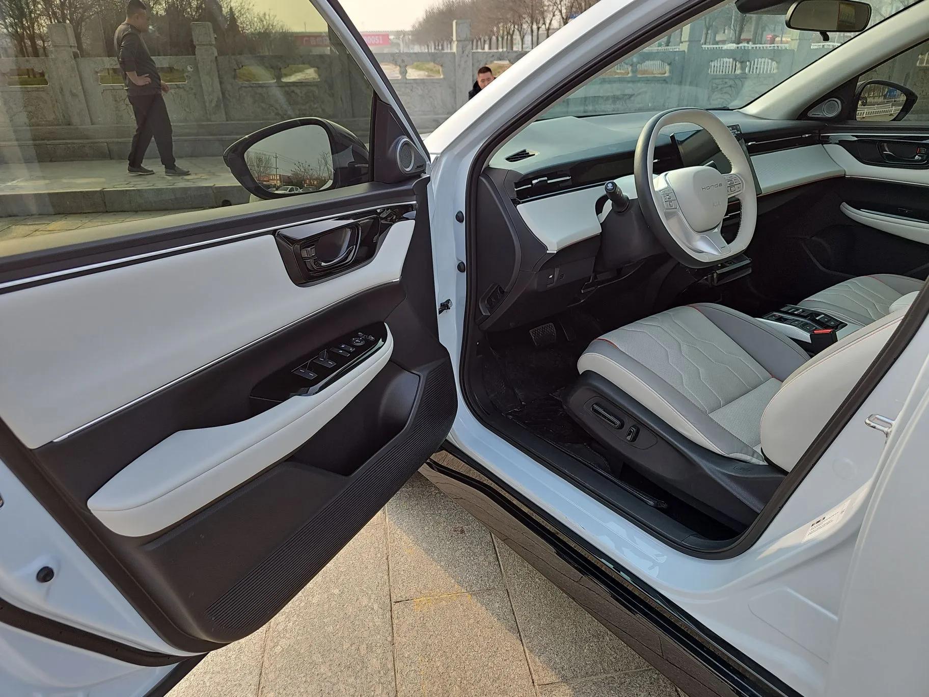 Honda e:NS2 2024 Ignite Edition — миниатюра 17