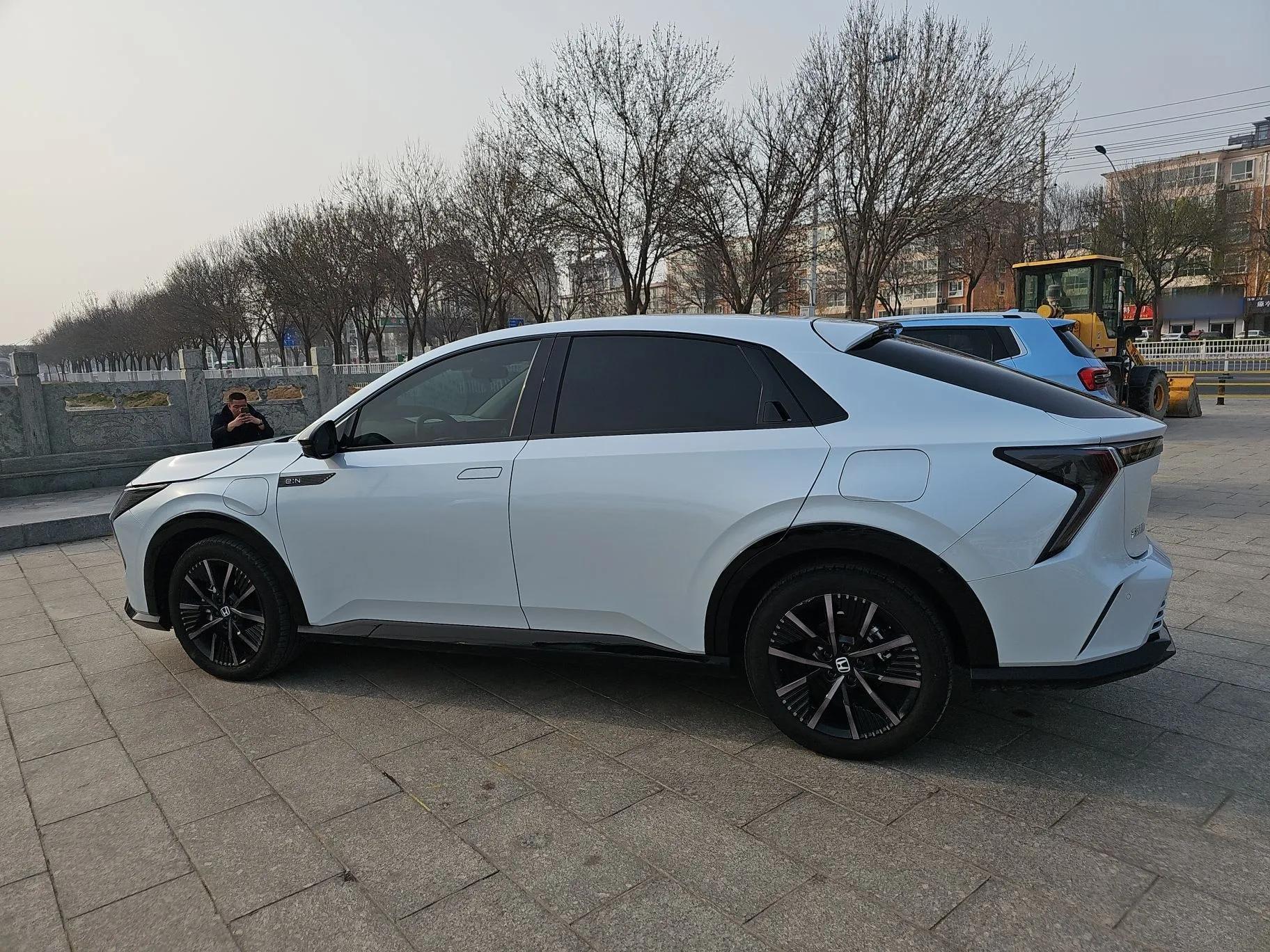 Honda e:NS2 2024 Ignite Edition — миниатюра 8