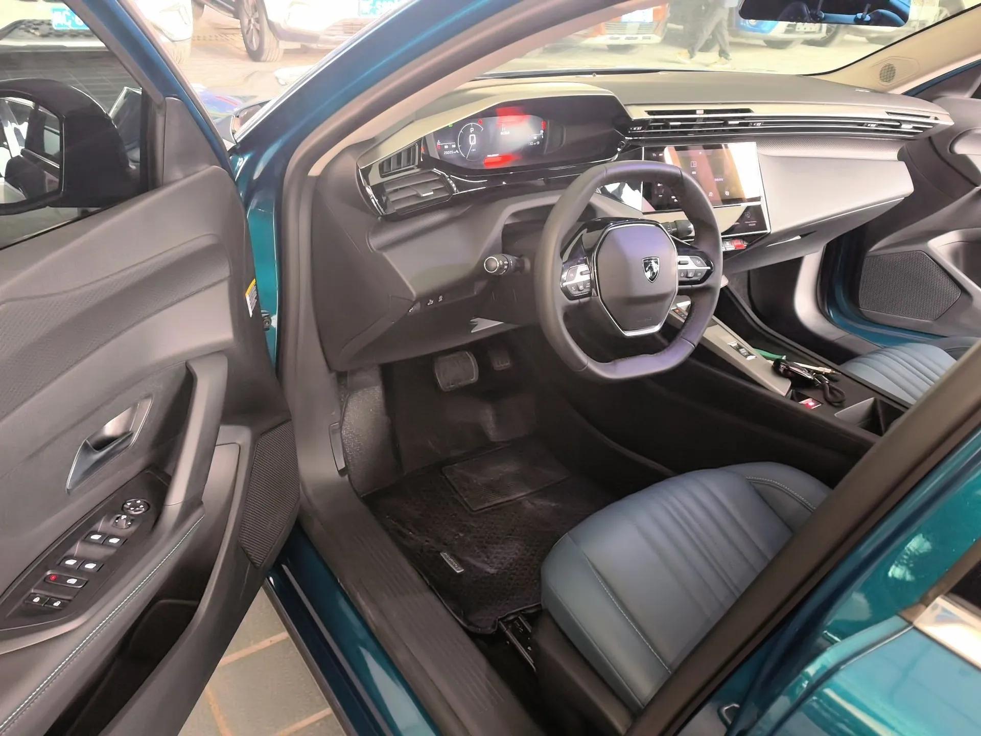 Peugeot 408X 2023 Charm Version — миниатюра 18